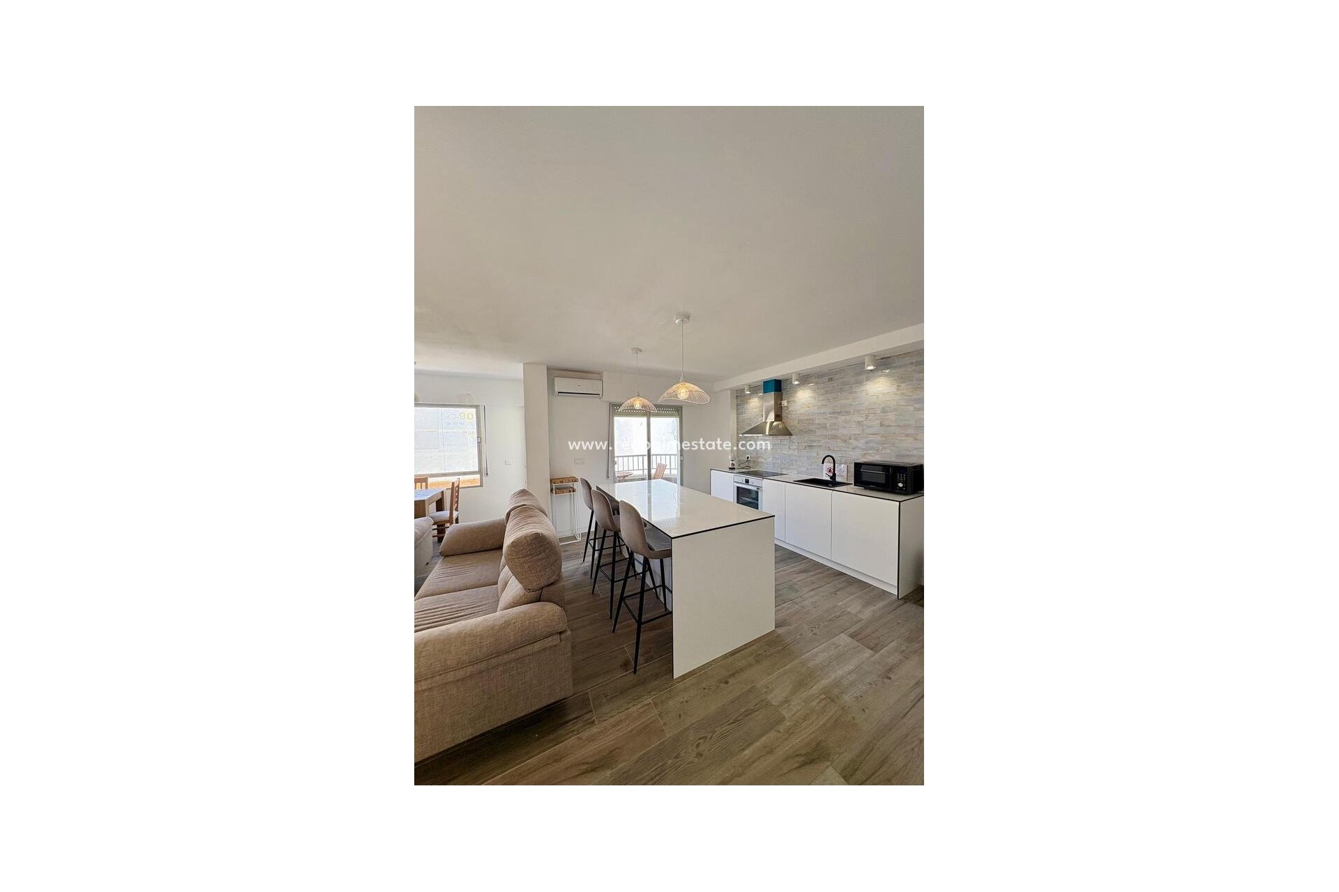 Reventa - Apartamento -
Torrevieja