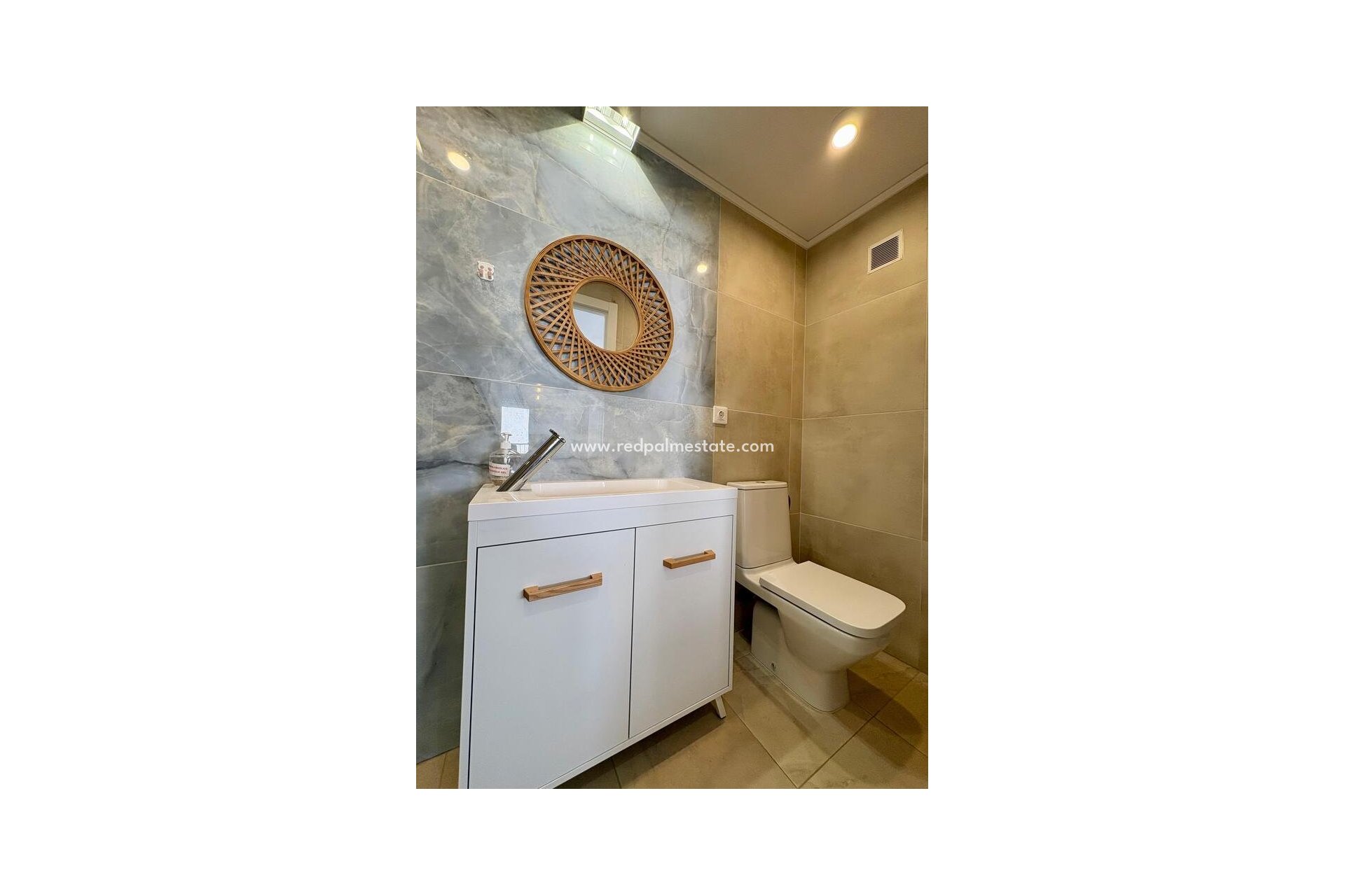 Reventa - Apartamento -
Torrevieja