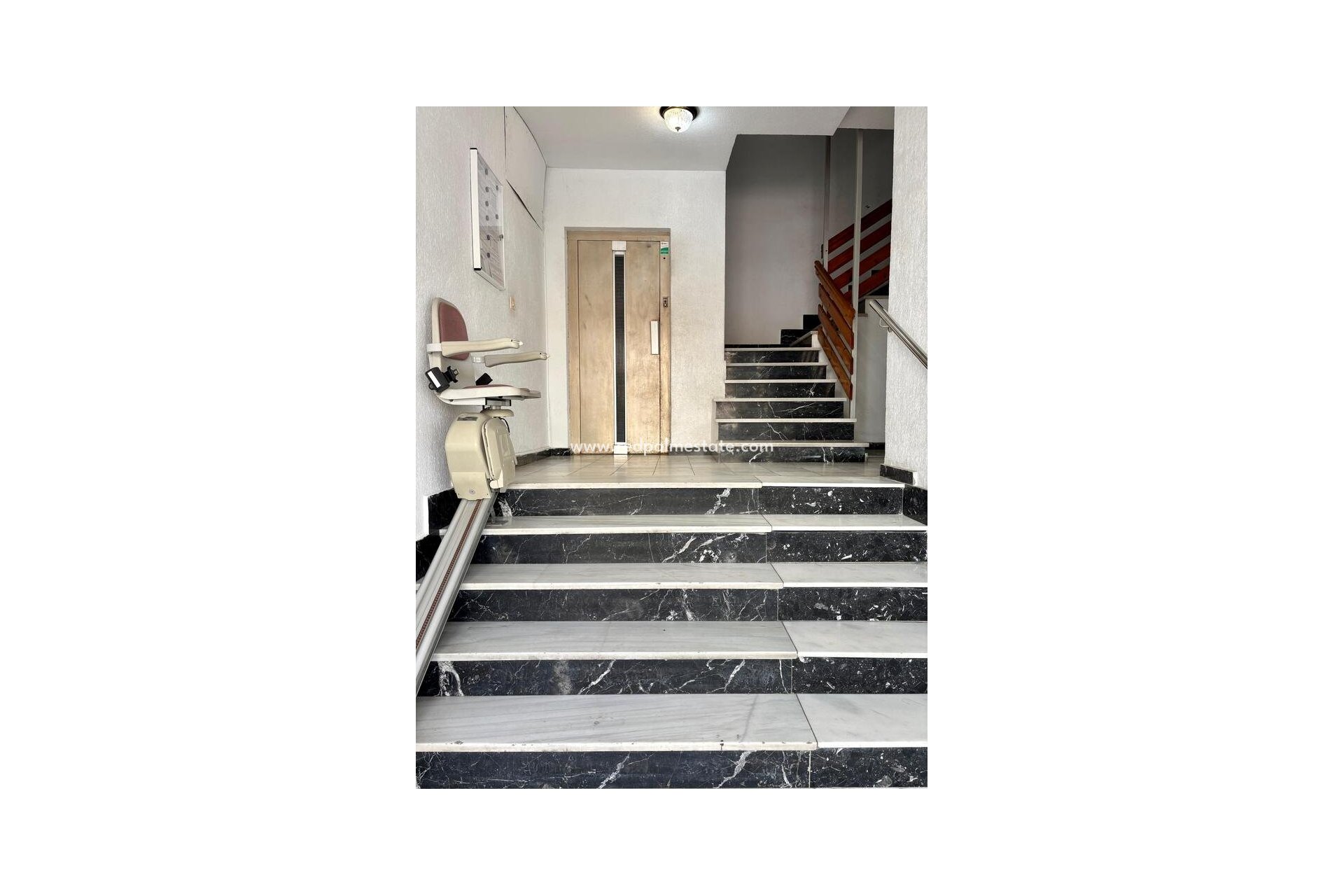 Reventa - Apartamento -
Torrevieja