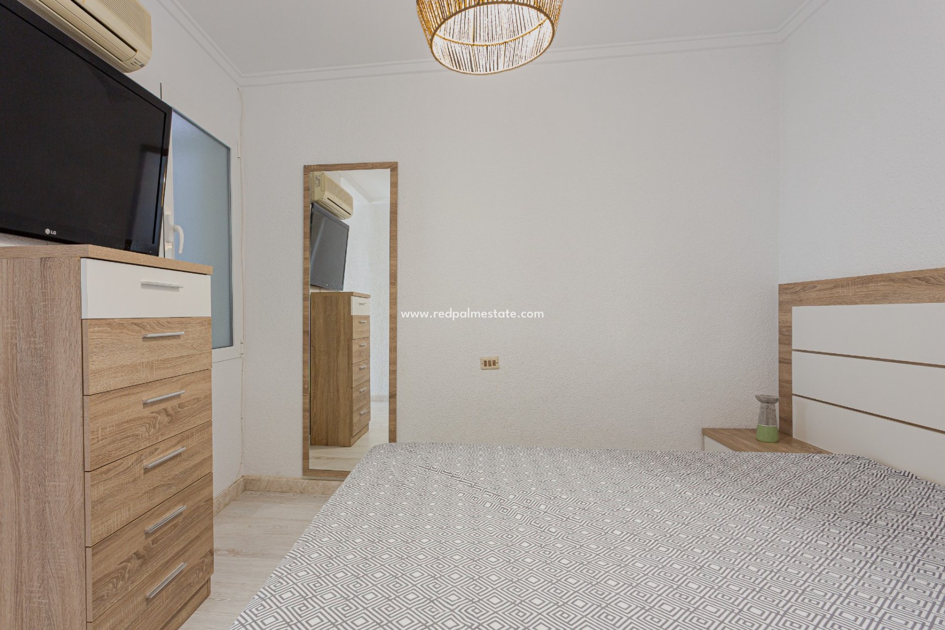 Reventa - Apartamento -
Torrevieja