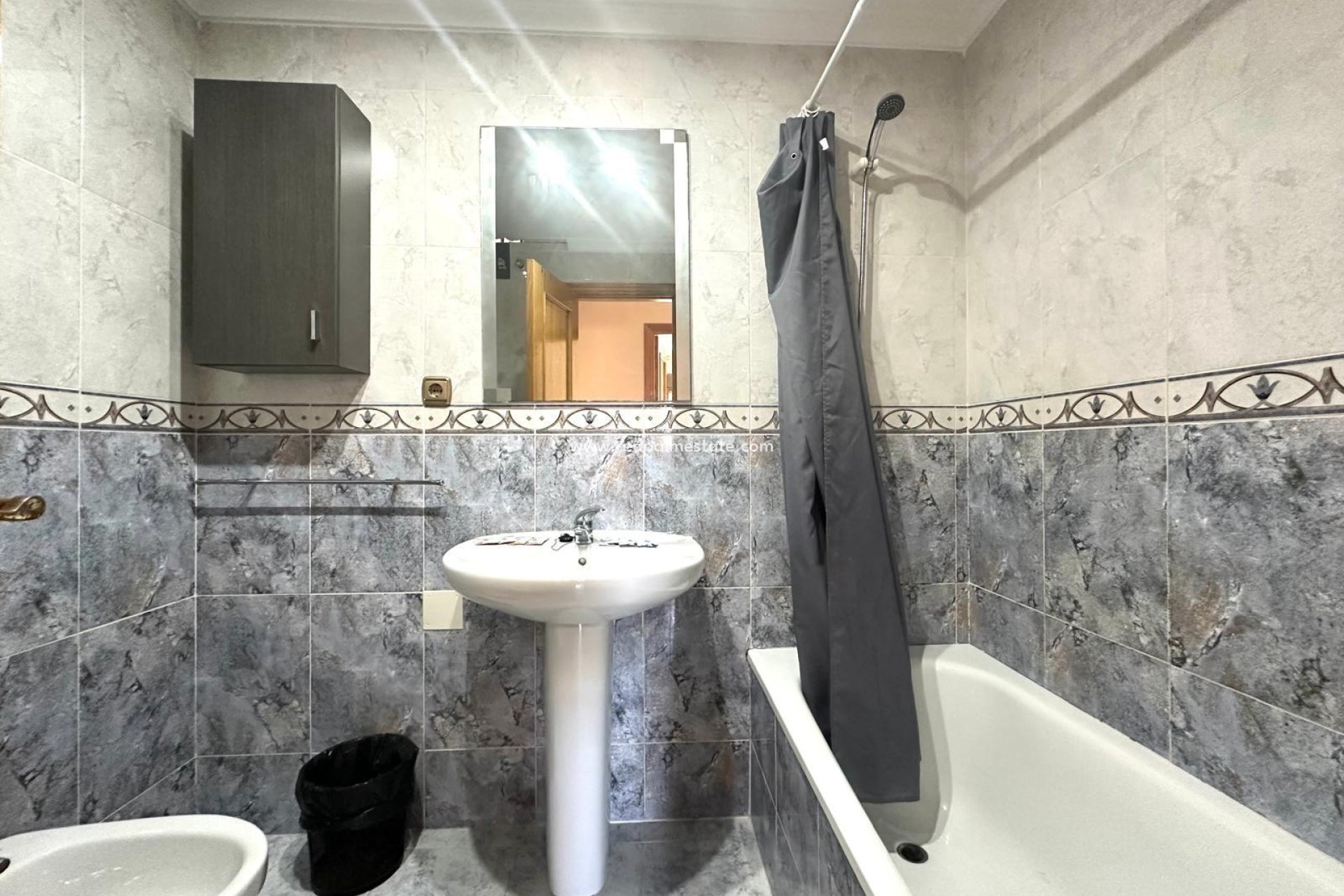 Reventa - Apartamento -
Torrevieja