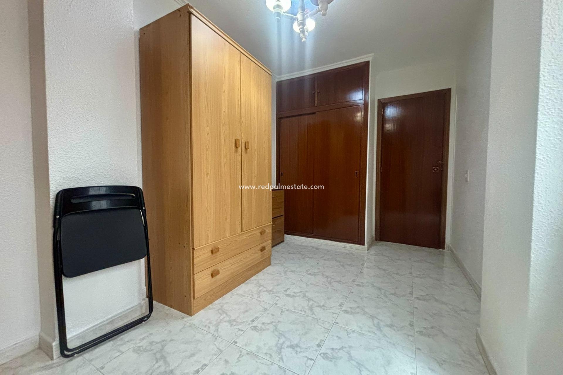 Reventa - Apartamento -
Torrevieja