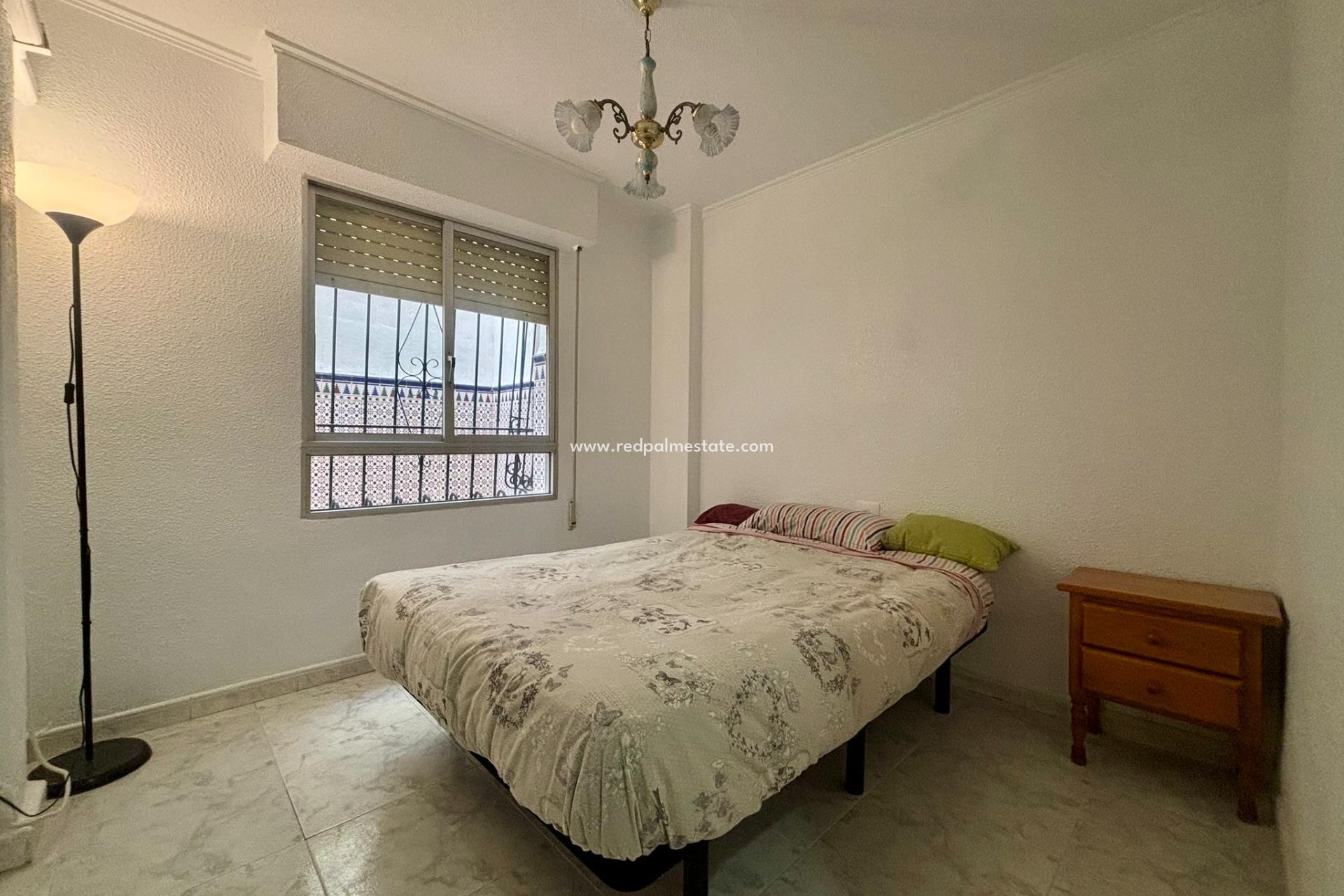 Reventa - Apartamento -
Torrevieja