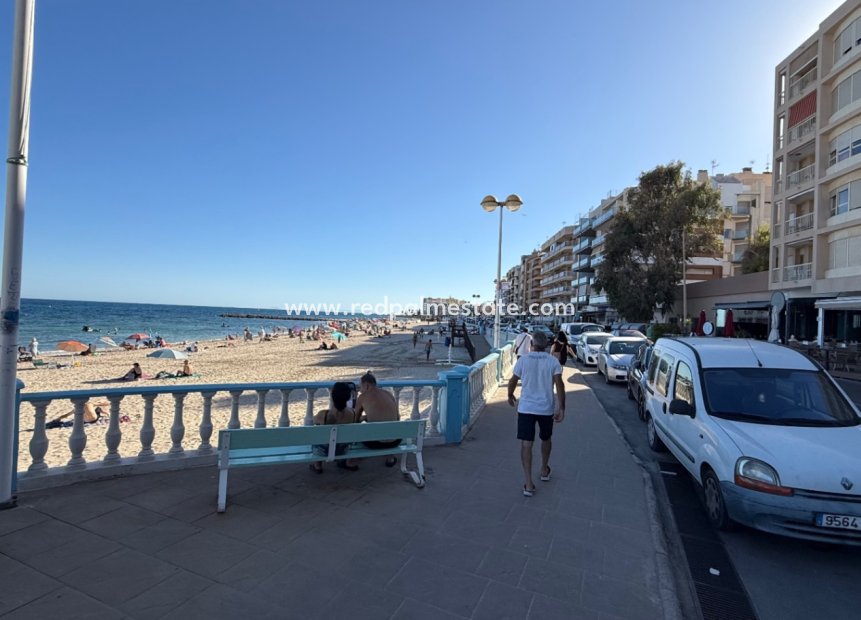 Reventa - Apartamento -
Torrevieja