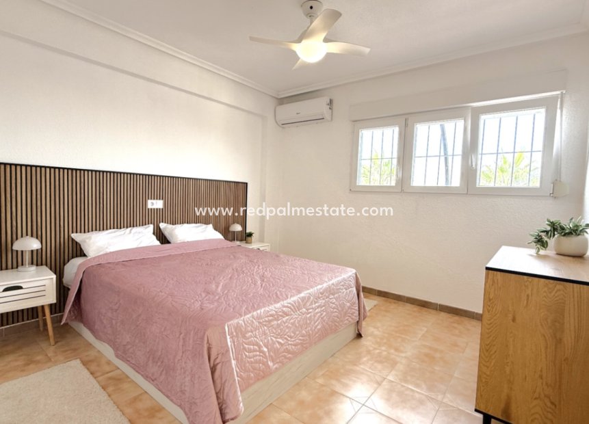 Reventa - Apartamento -
Torrevieja