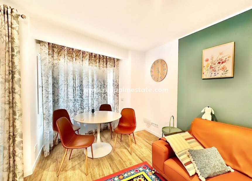 Reventa - Apartmentos -
Alicante - Carolinas Bajas