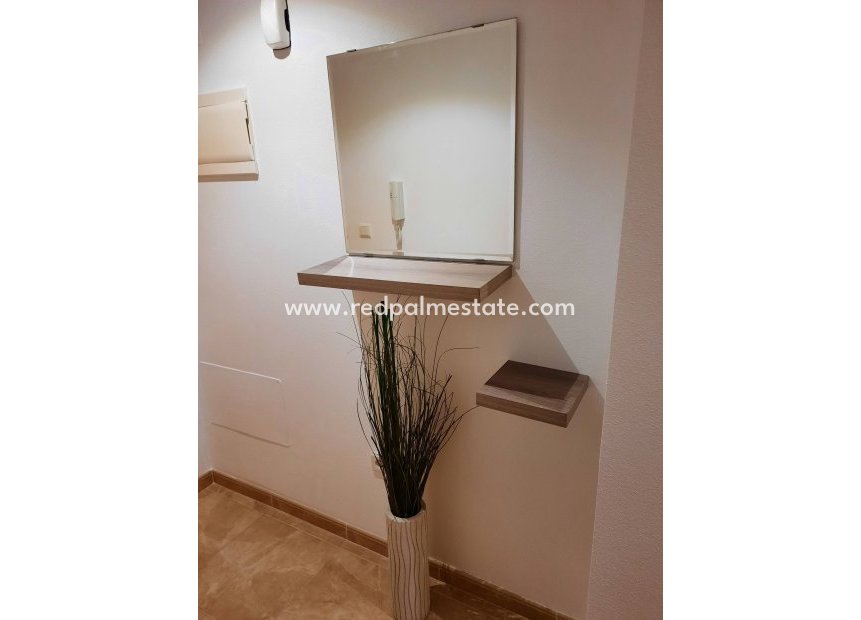 Reventa - Apartmentos -
Almoradí - Colegio Canales Y Martinez