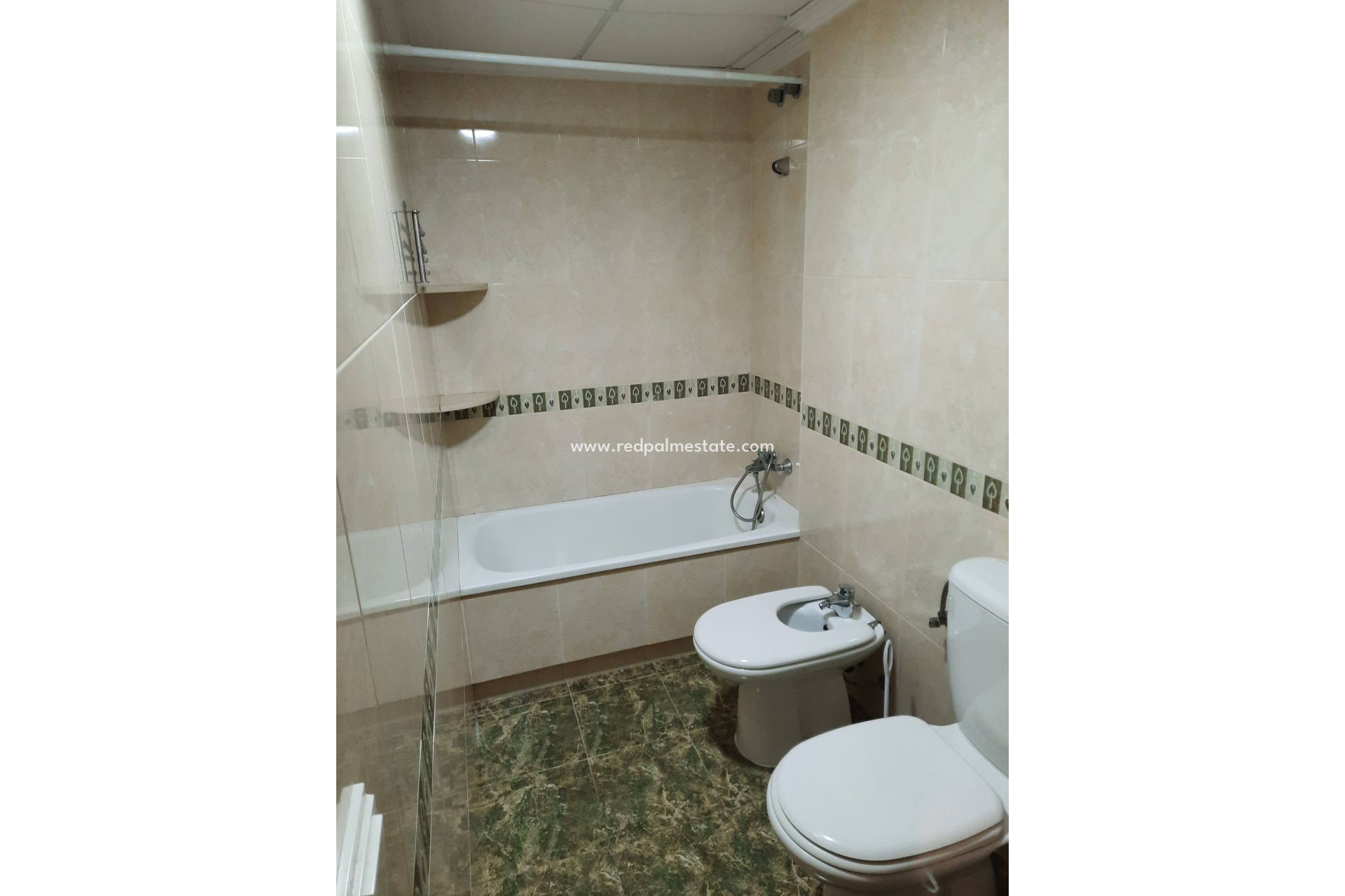 Reventa - Apartmentos -
Almoradí - Colegio Canales Y Martinez