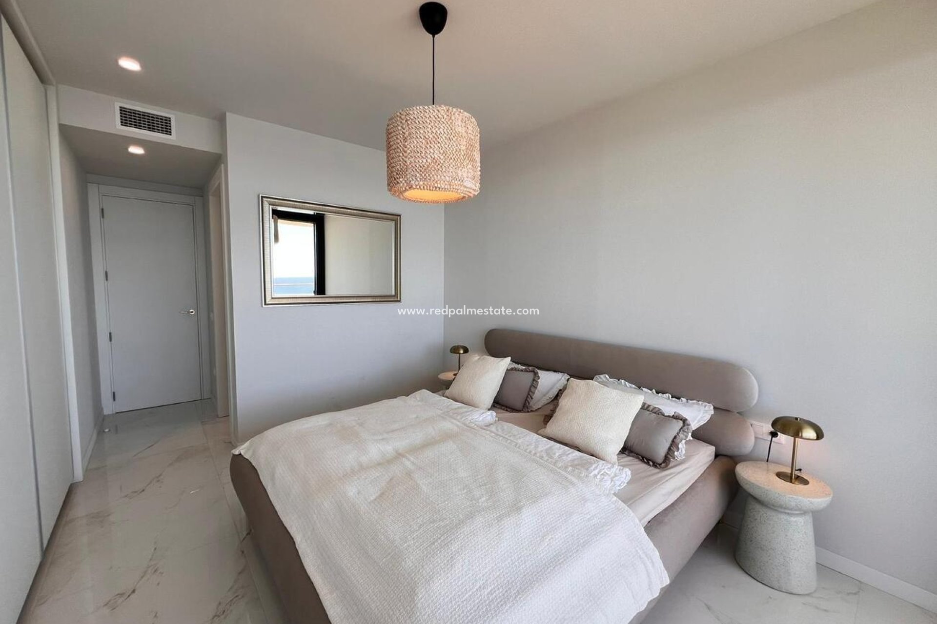 Reventa - Apartmentos -
Benidorm - Playa de Poniente