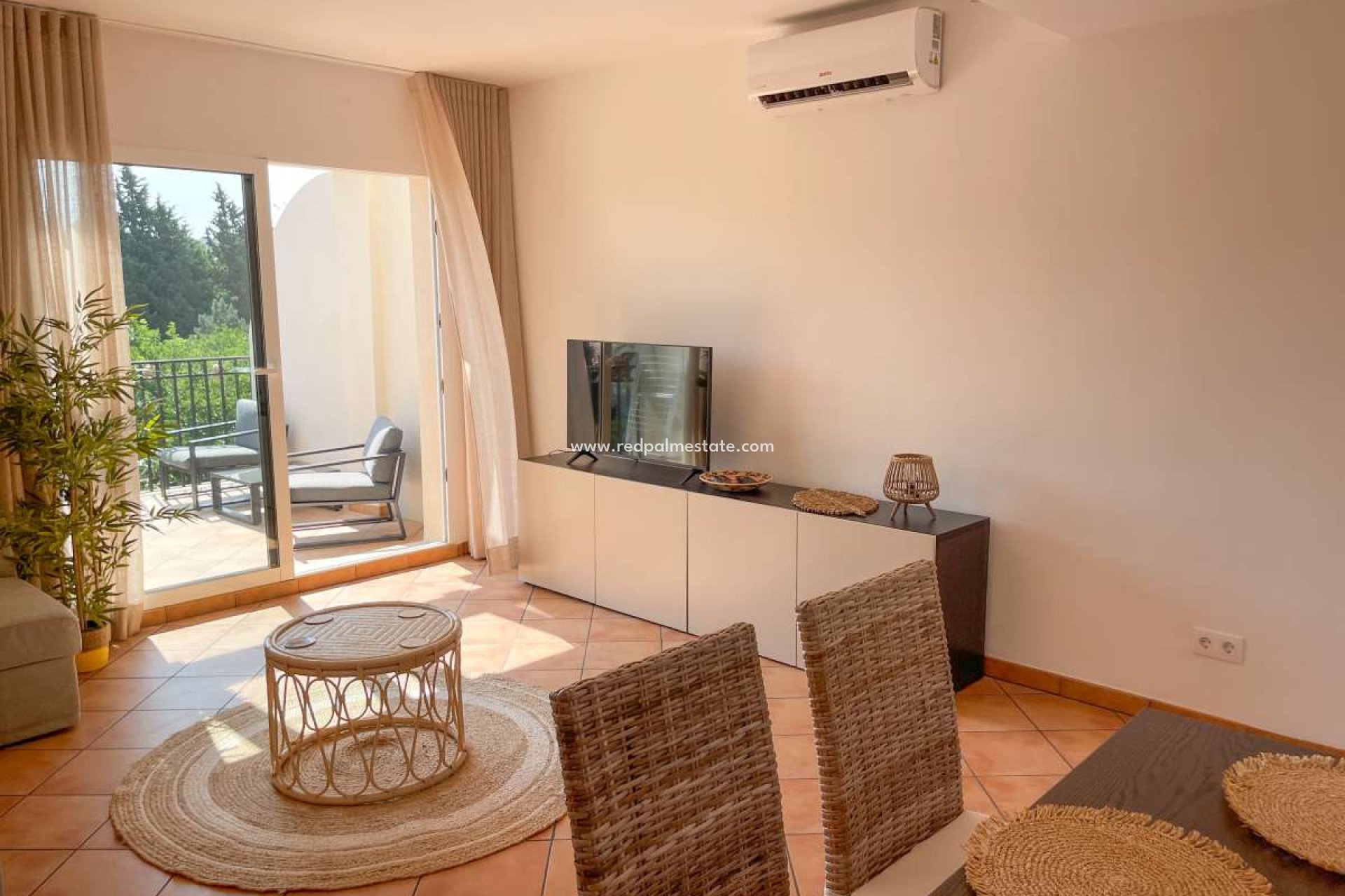 Reventa - Apartmentos -
Denia