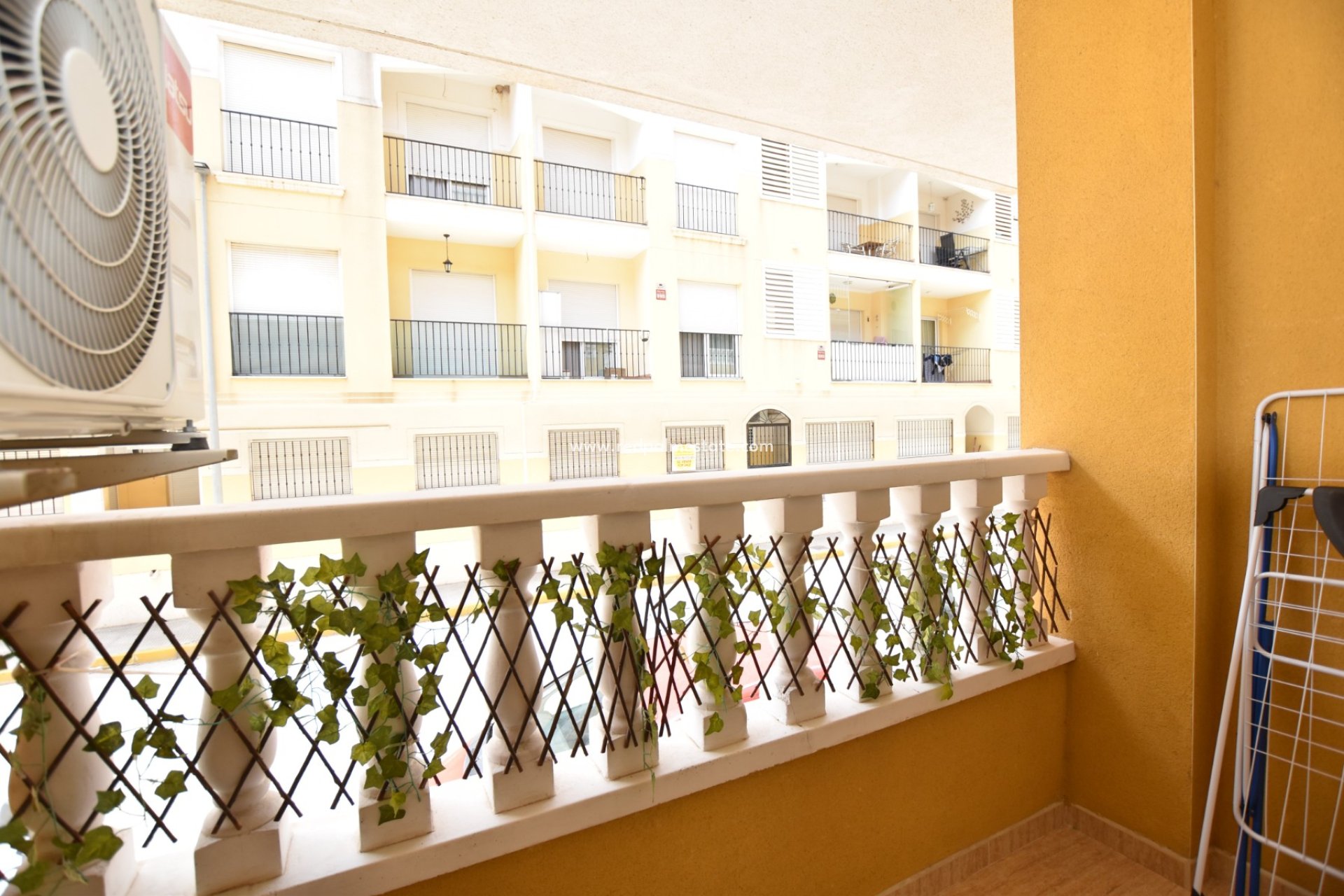 Reventa - Apartmentos -
Formentera del Segura - Costa Blanca