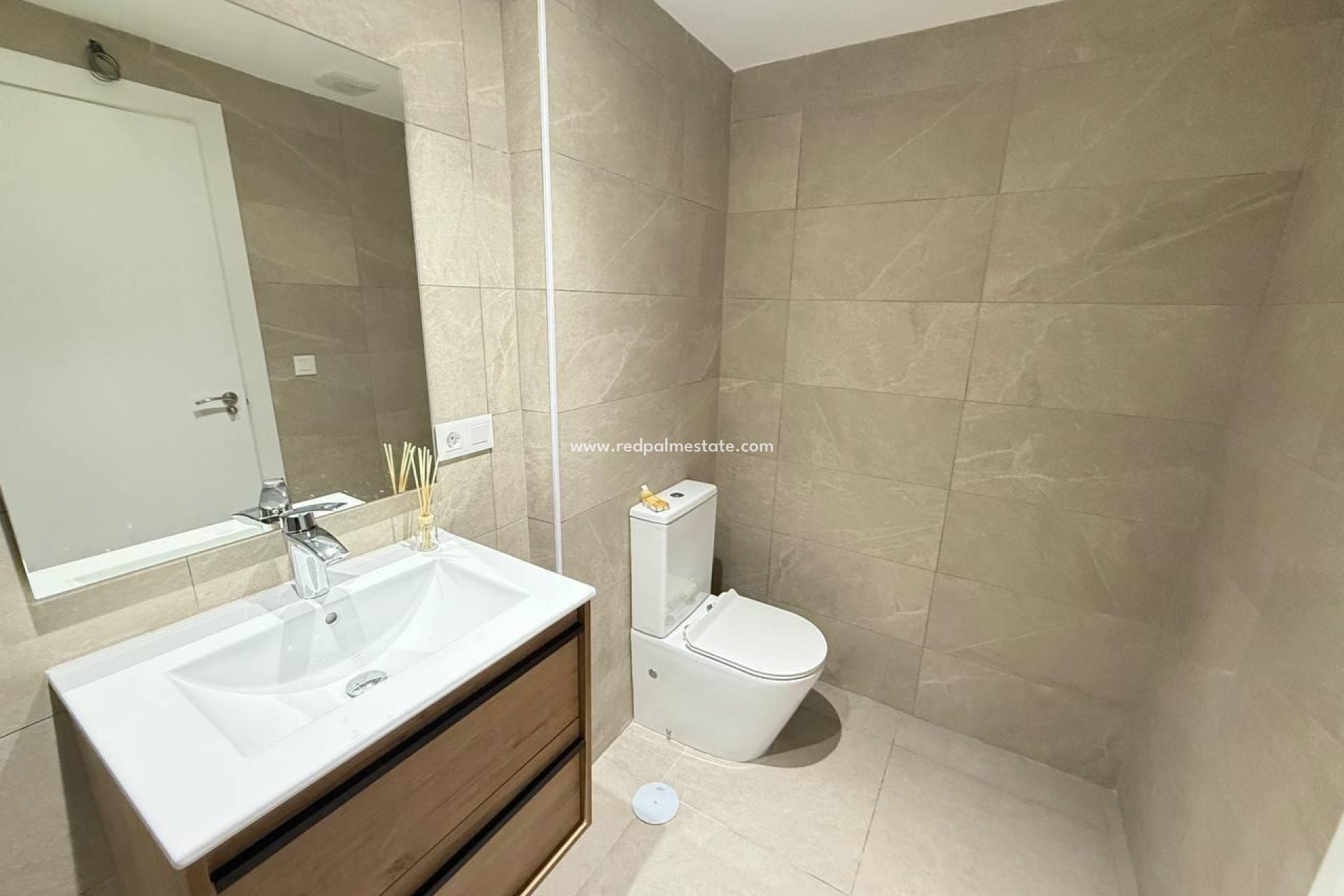 Reventa - Apartmentos -
Guardamar del Segura - Pueblo