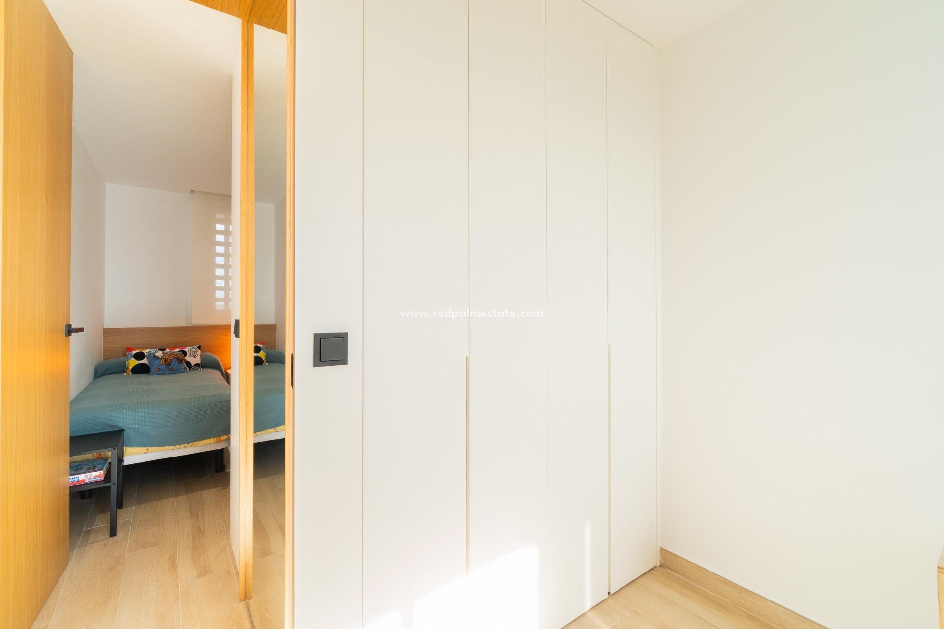 Reventa - Apartmentos -
Guardamar del Segura - Puerto Deportivo