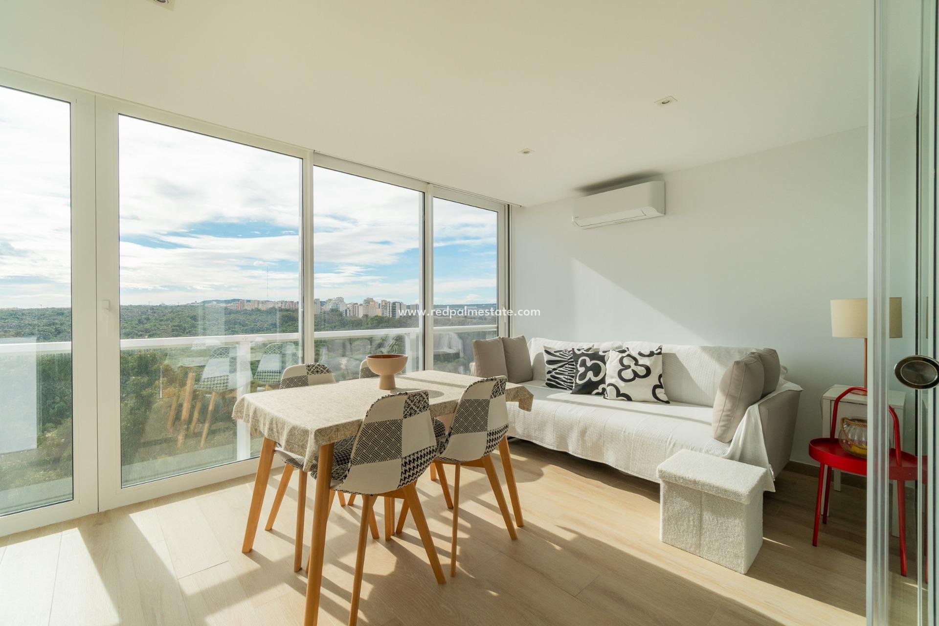 Reventa - Apartmentos -
Guardamar del Segura - Puerto Deportivo