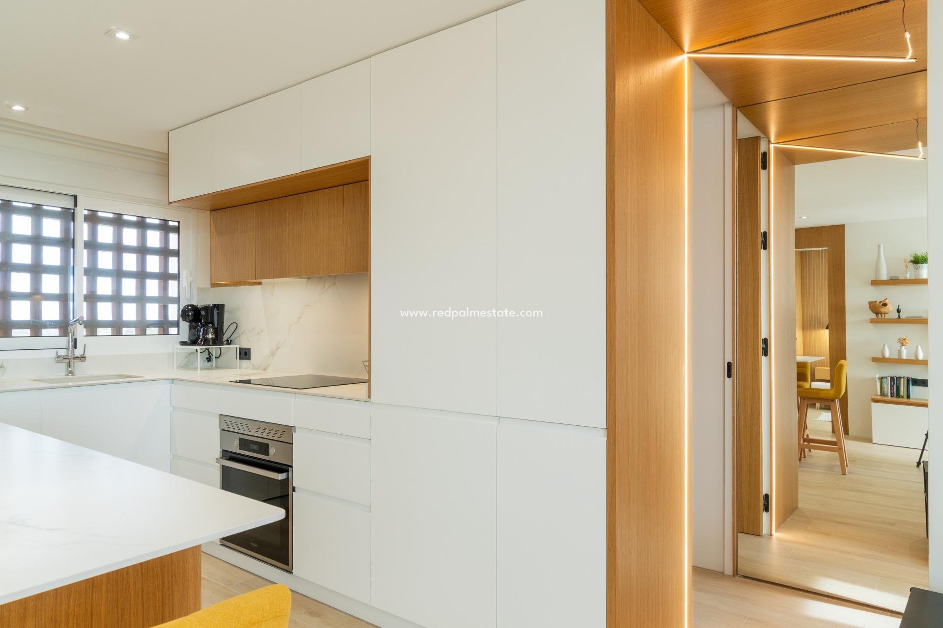 Reventa - Apartmentos -
Guardamar del Segura - Puerto Deportivo