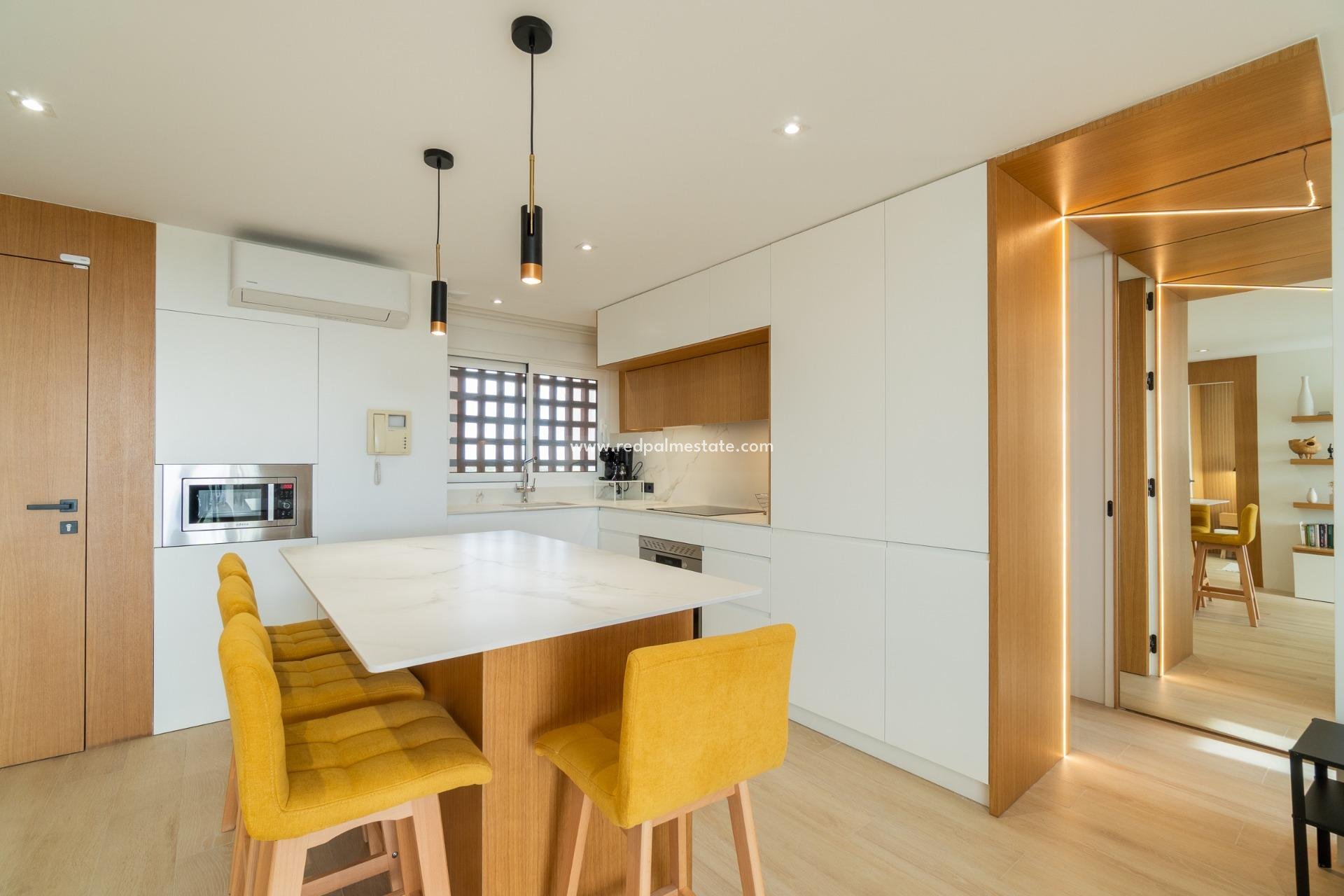 Reventa - Apartmentos -
Guardamar del Segura - Puerto Deportivo