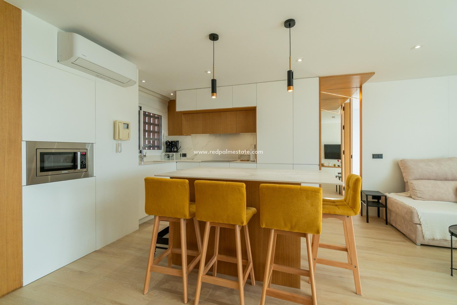 Reventa - Apartmentos -
Guardamar del Segura - Puerto Deportivo