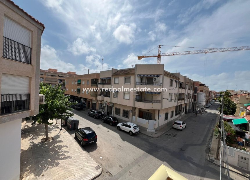 Reventa - Apartmentos -
Lo Pagan - Villananitos