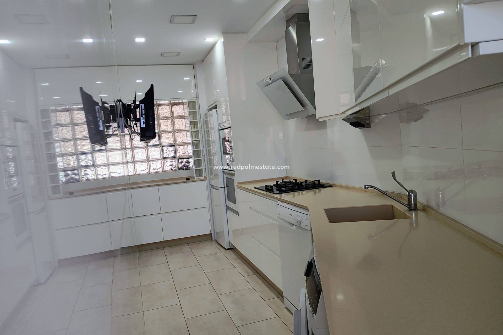 Reventa - Apartmentos -
Lo Pagan - Villananitos