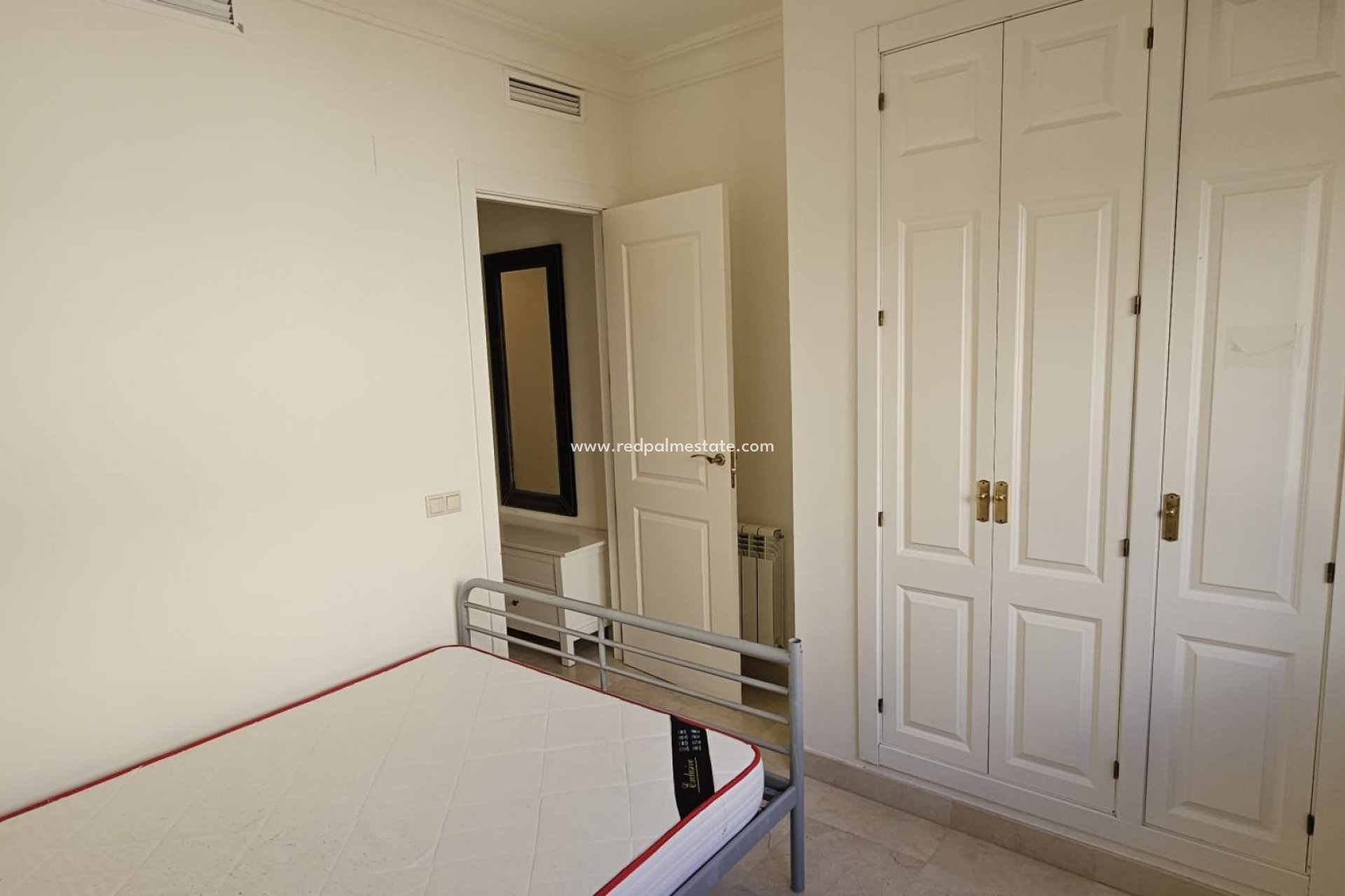 Reventa - Apartmentos -
Los Alczares - Los Alcazares