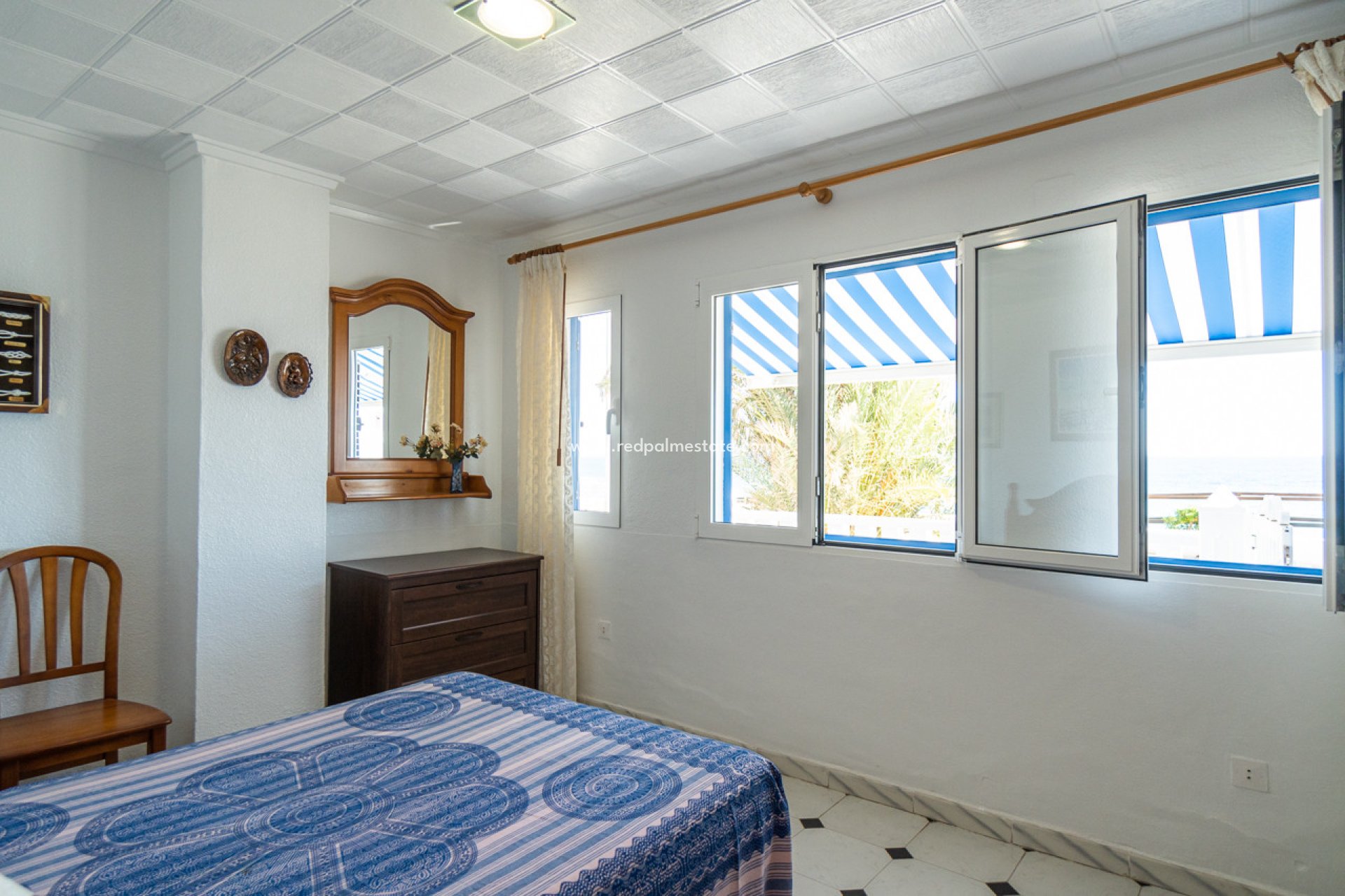 Reventa - Apartmentos -
Mil Palmeras - Beach