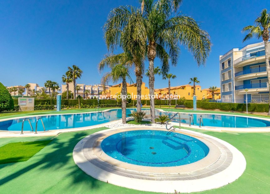 Reventa - Apartmentos -
Orihuela Costa - Campoamor