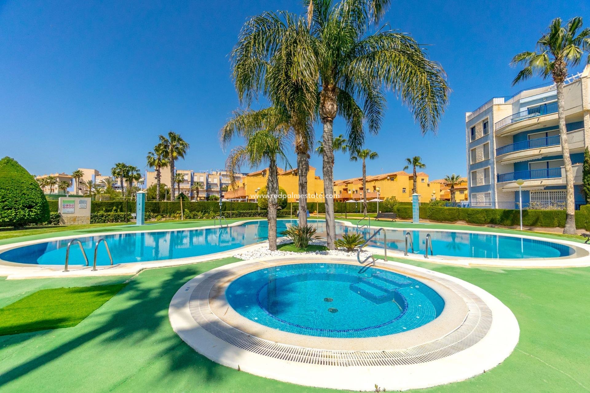Reventa - Apartmentos -
Orihuela Costa - Campoamor