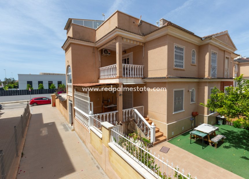 Reventa - Apartmentos -
Orihuela Costa - La Zenia