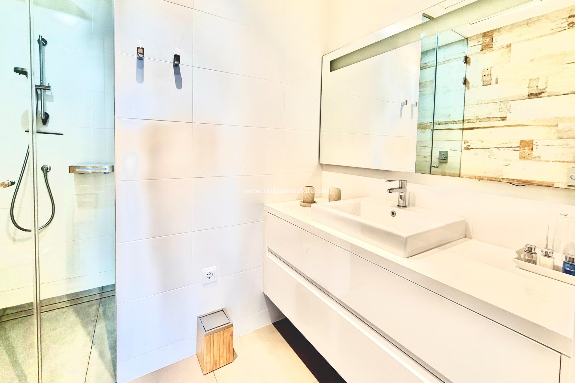 Reventa - Apartmentos -
Orihuela Costa - Las Colinas Golf