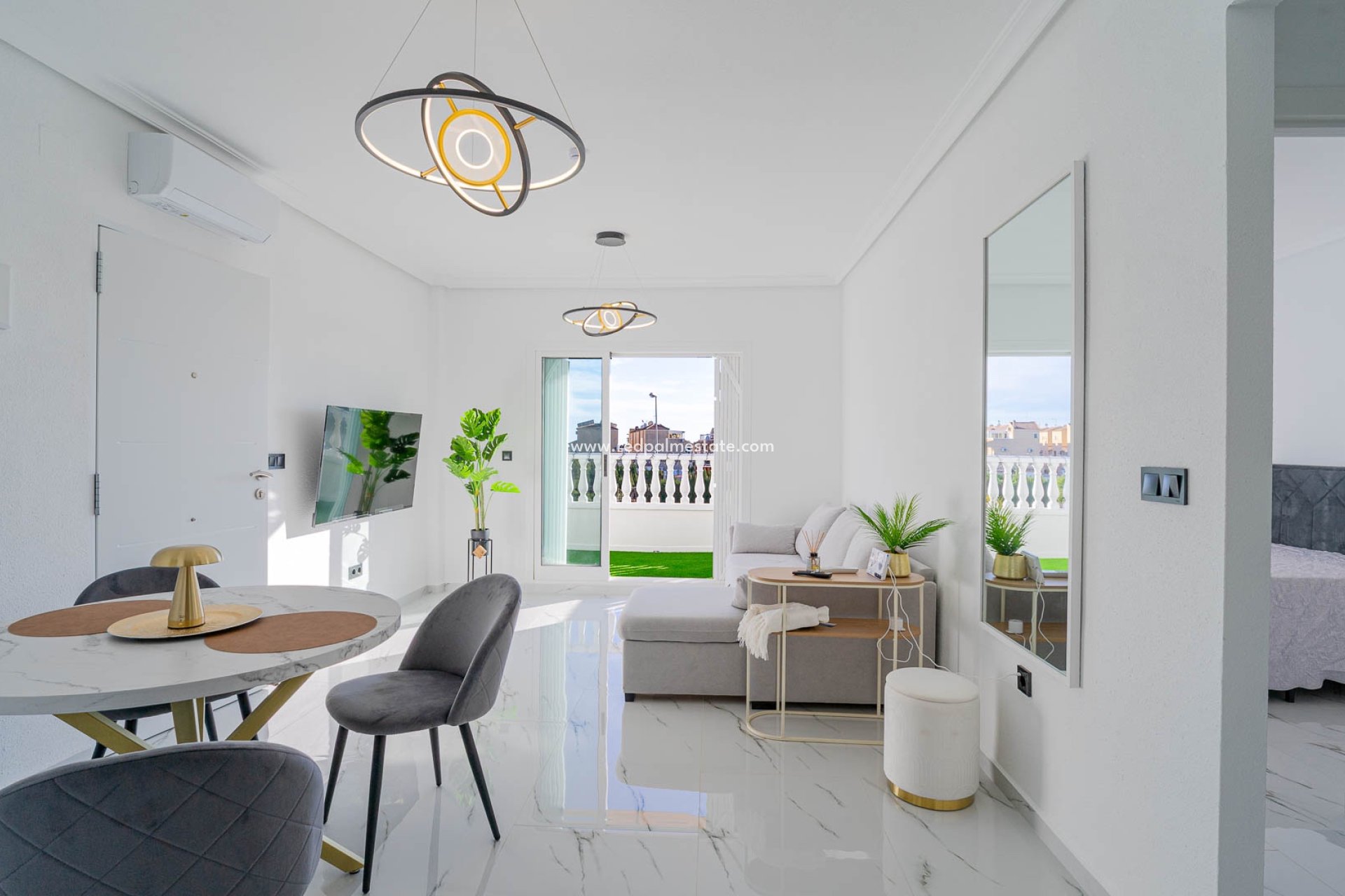 Reventa - Apartmentos -
Orihuela Costa - Playa Flamenca