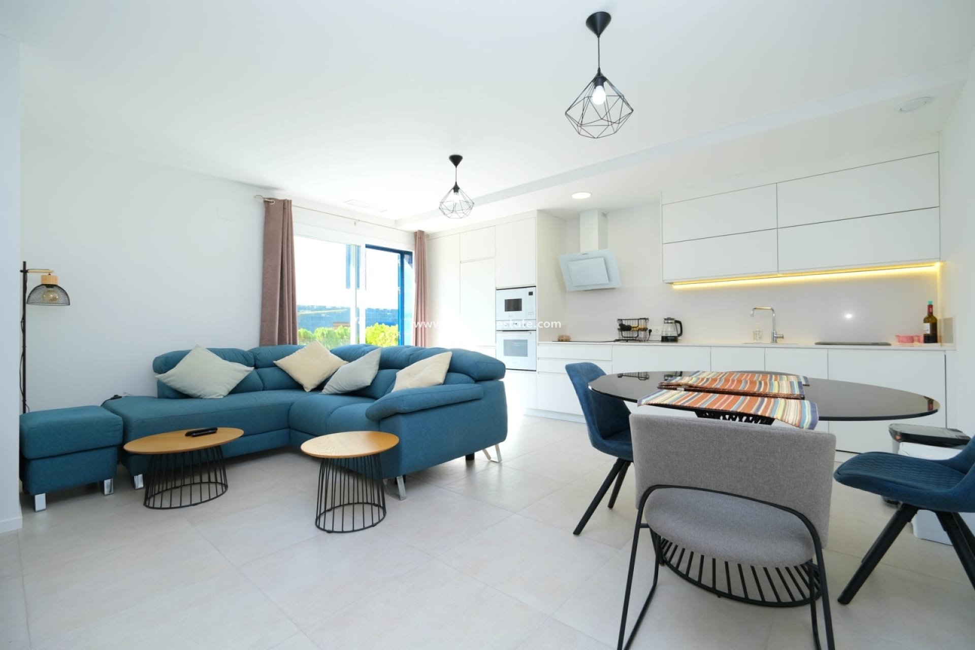 Reventa - Apartmentos -
Orihuela Costa - Playa Flamenca