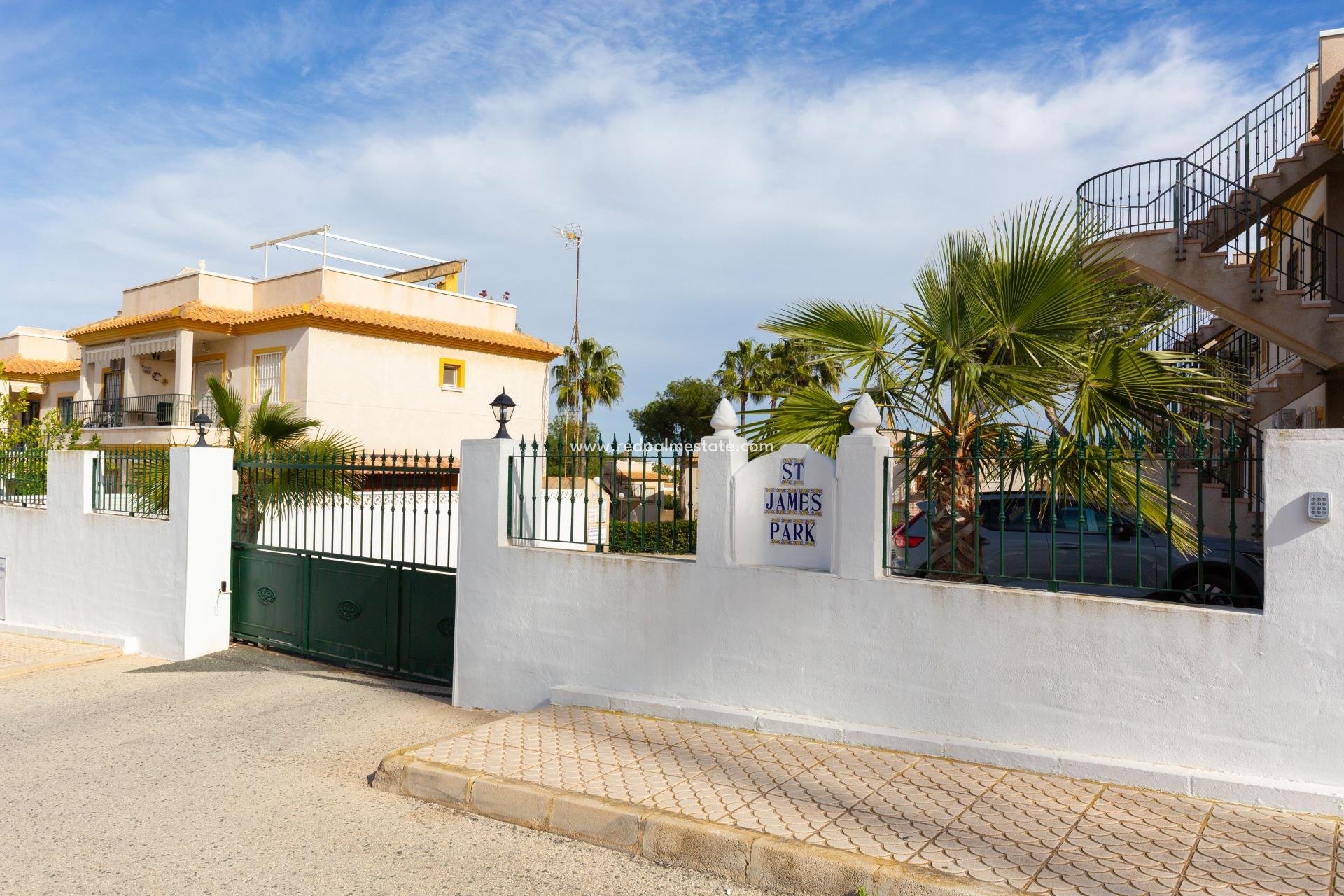 Reventa - Apartmentos -
Orihuela Costa - Villamartín