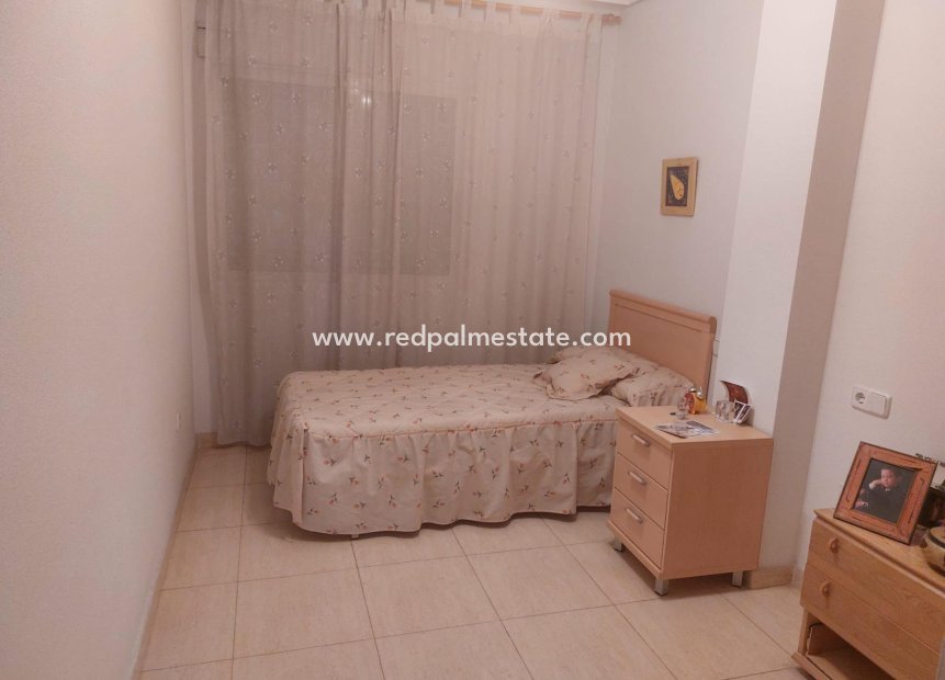 Reventa - Apartmentos -
Orihuela Costa - Zona Centro