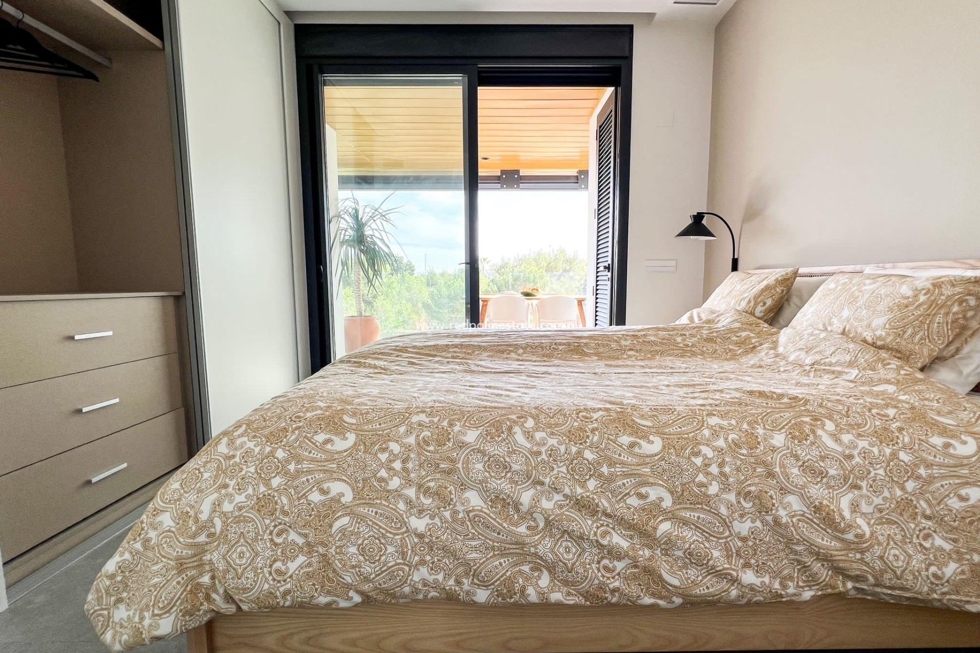 Reventa - Apartmentos -
Orihuela Costa