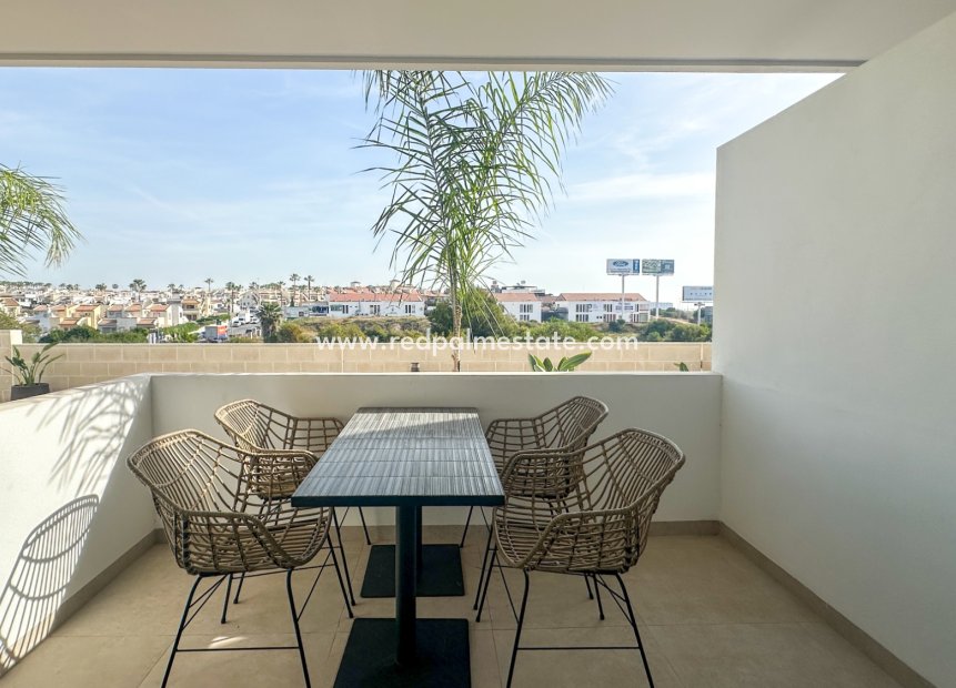 Reventa - Apartmentos -
Orihuela Costa