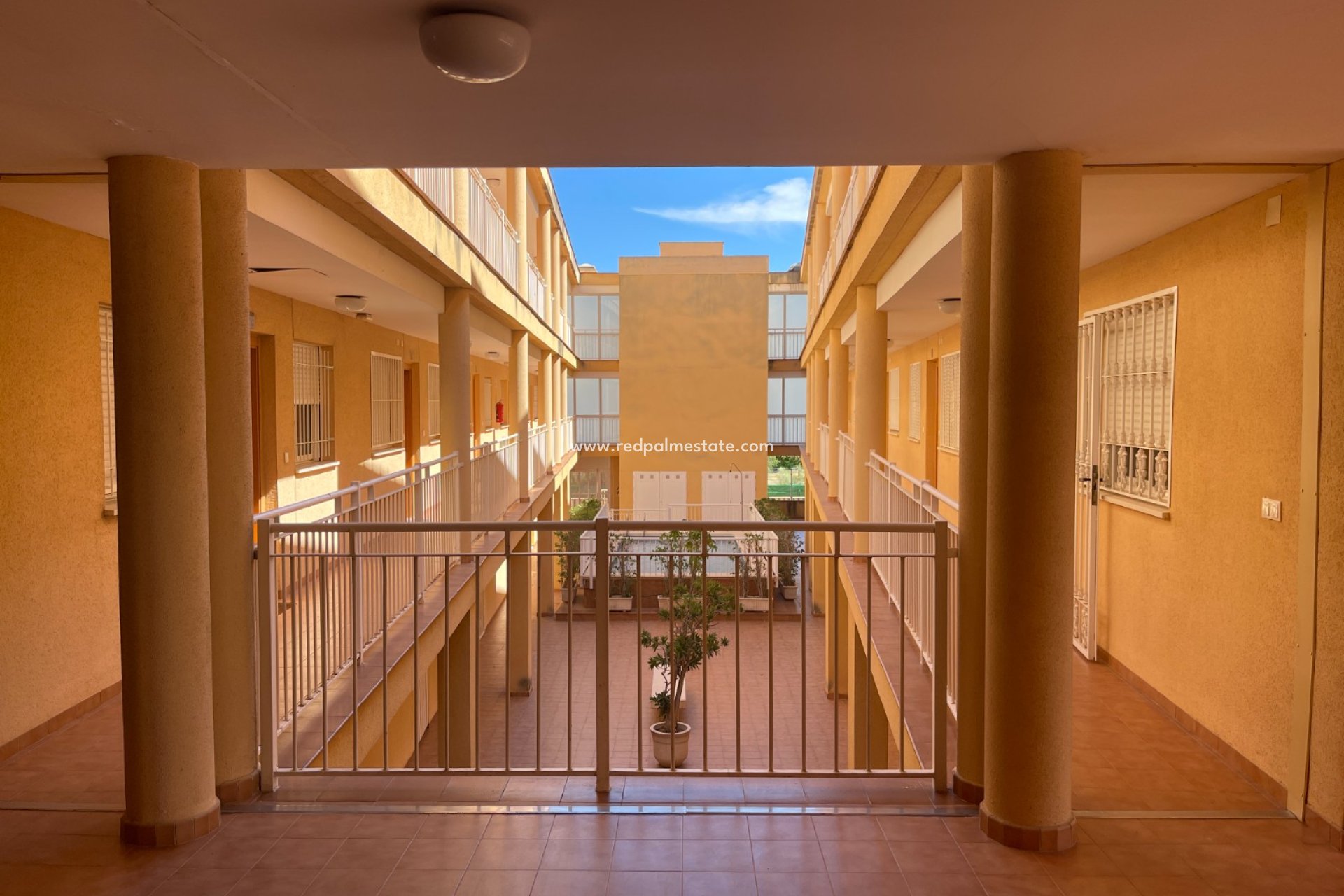 Reventa - Apartmentos -
Rafal - Inland