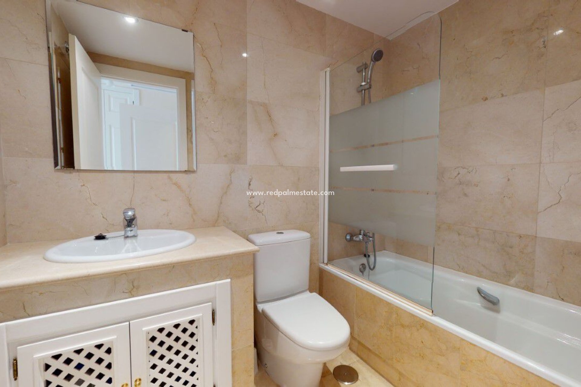 Reventa - Apartmentos -
Roda Golf Resort - Inland