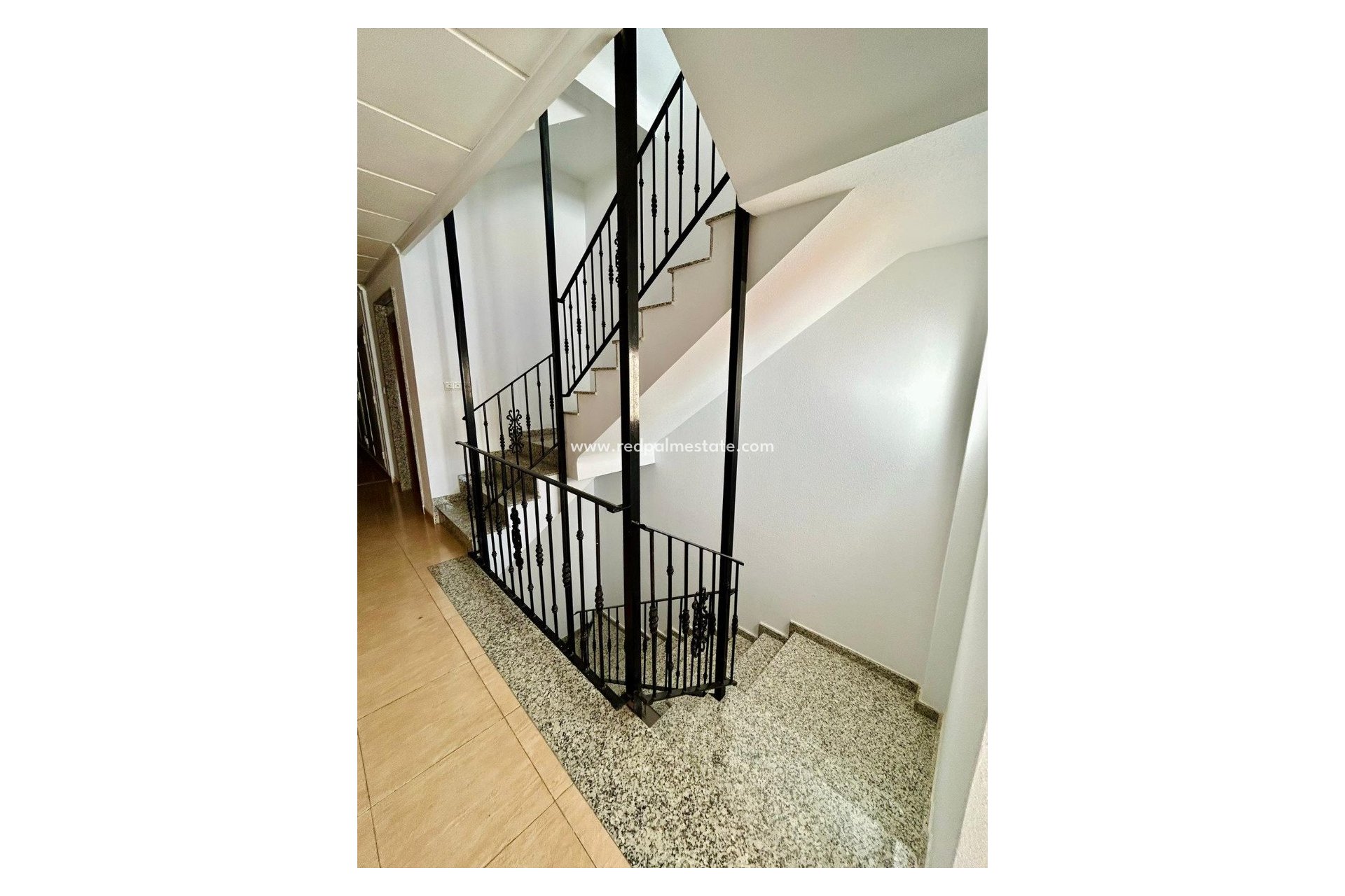 Reventa - Apartmentos -
San Isidro - Inland