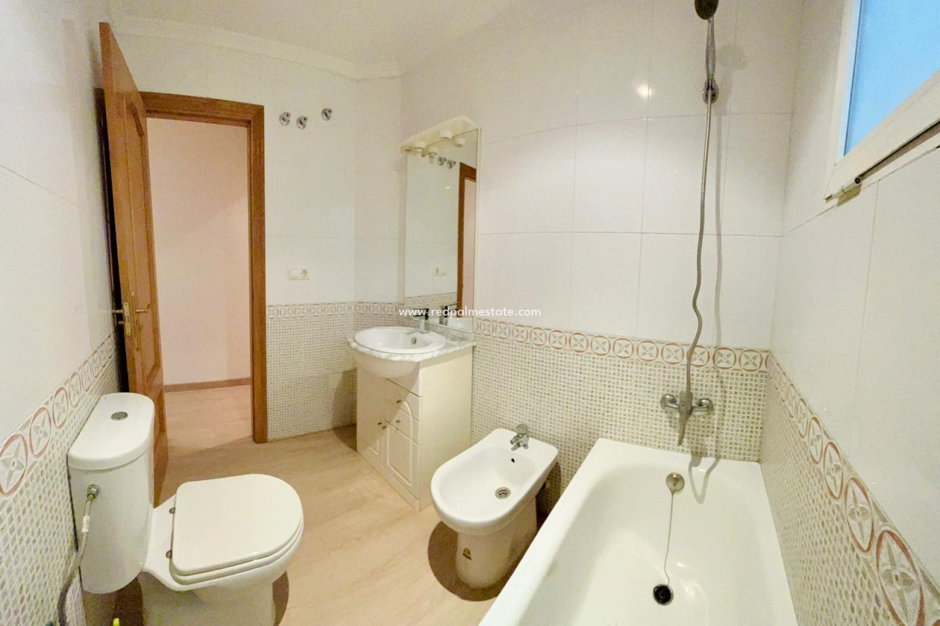 Reventa - Apartmentos -
San Isidro - Inland