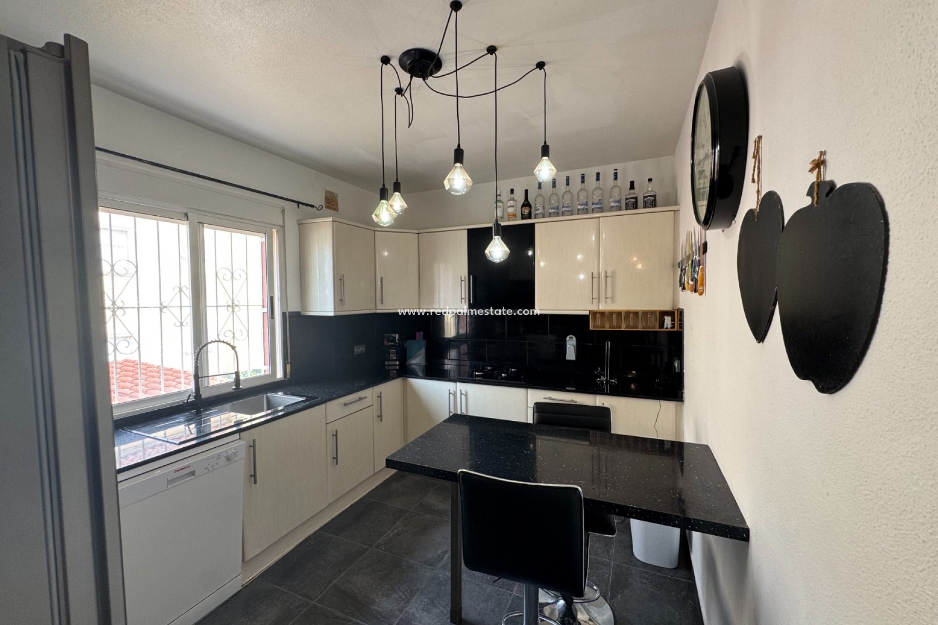 Reventa - Apartmentos -
San Miguel de Salinas - Inland