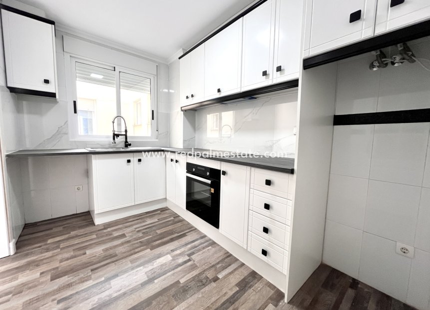 Reventa - Apartmentos -
San Miguel de Salinas - Inland