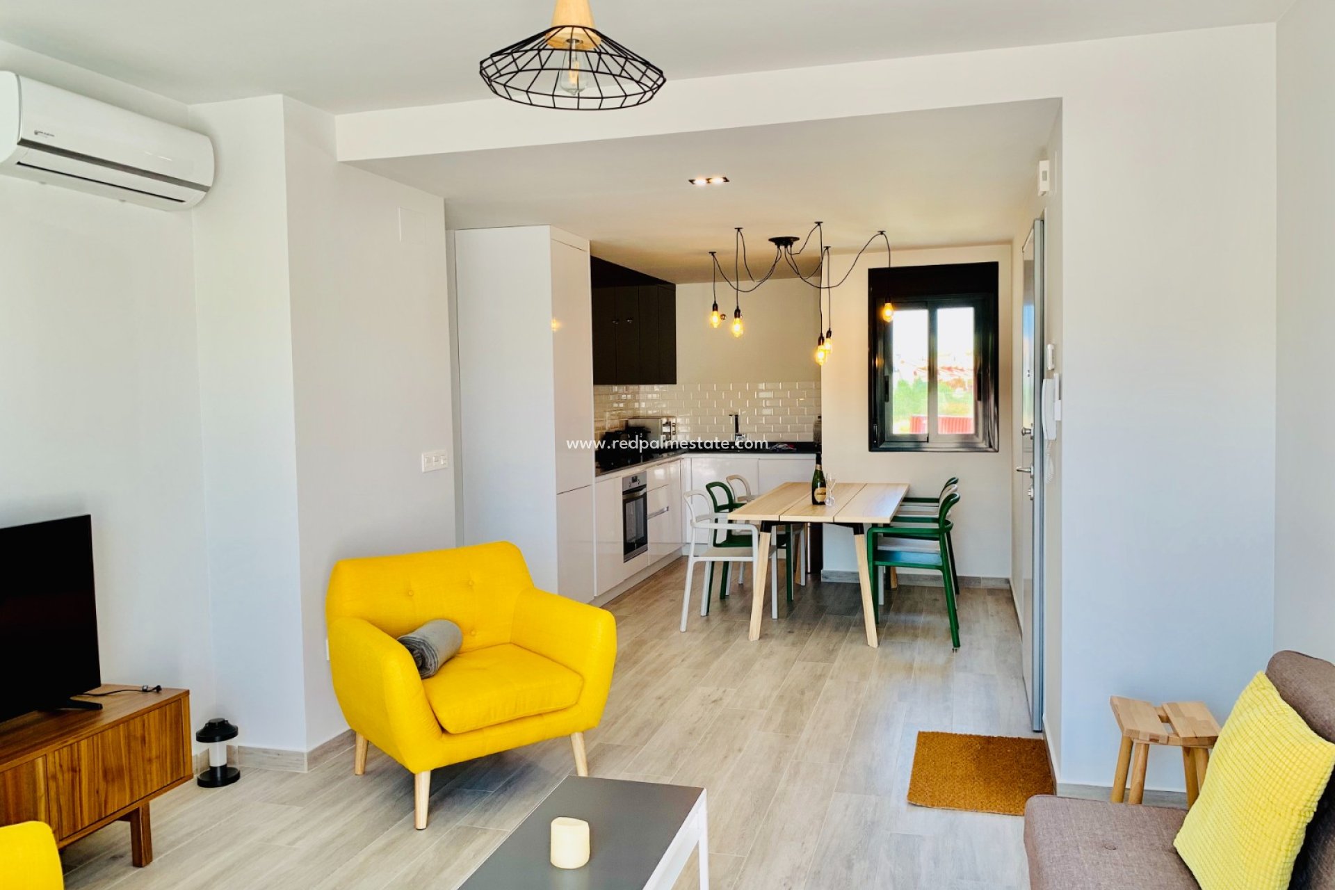 Reventa - Apartmentos -
San Miguel de Salinas - Inland