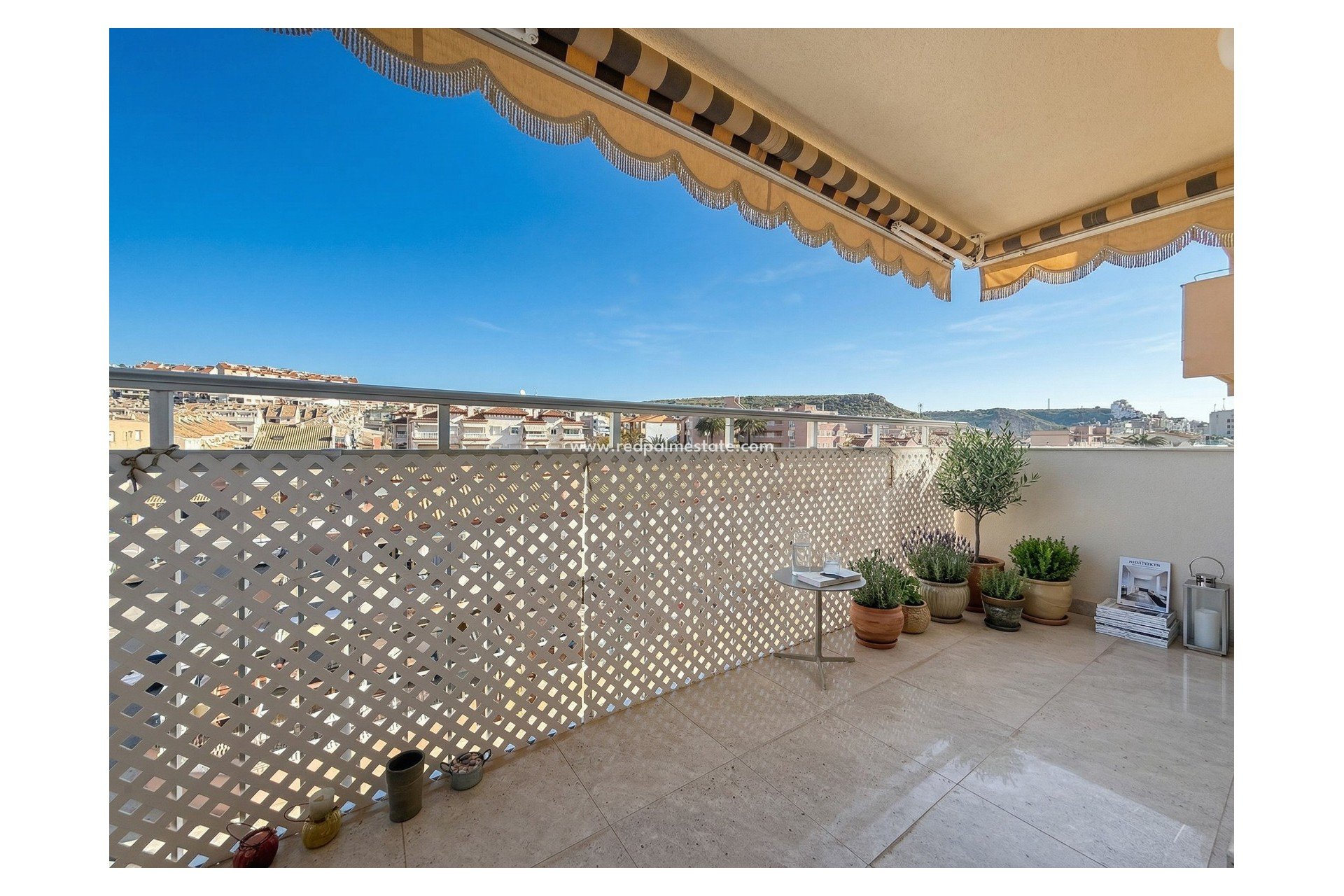 Reventa - Apartmentos -
Santa Pola