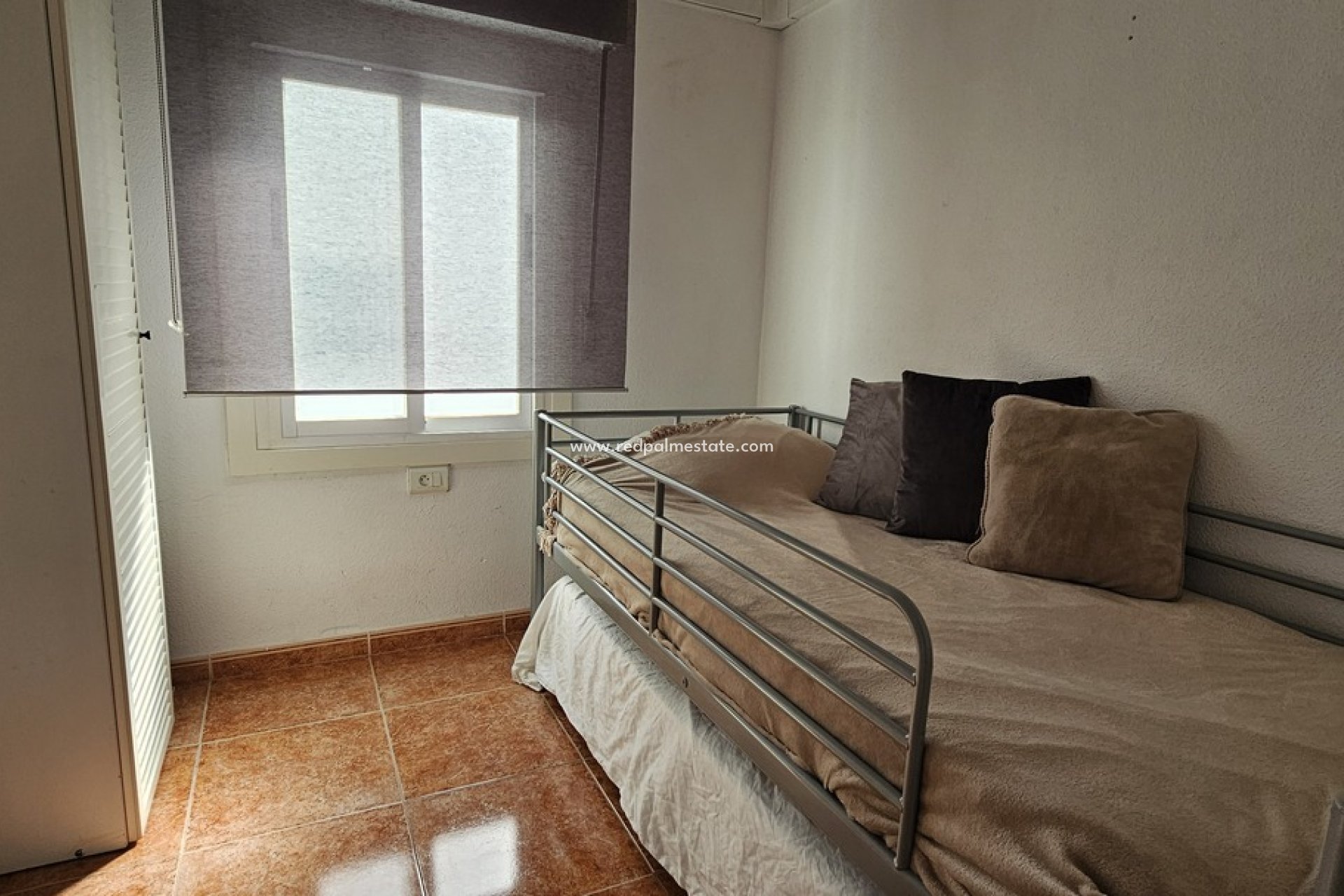 Reventa - Apartmentos -
Torre de la Horadada - Playa