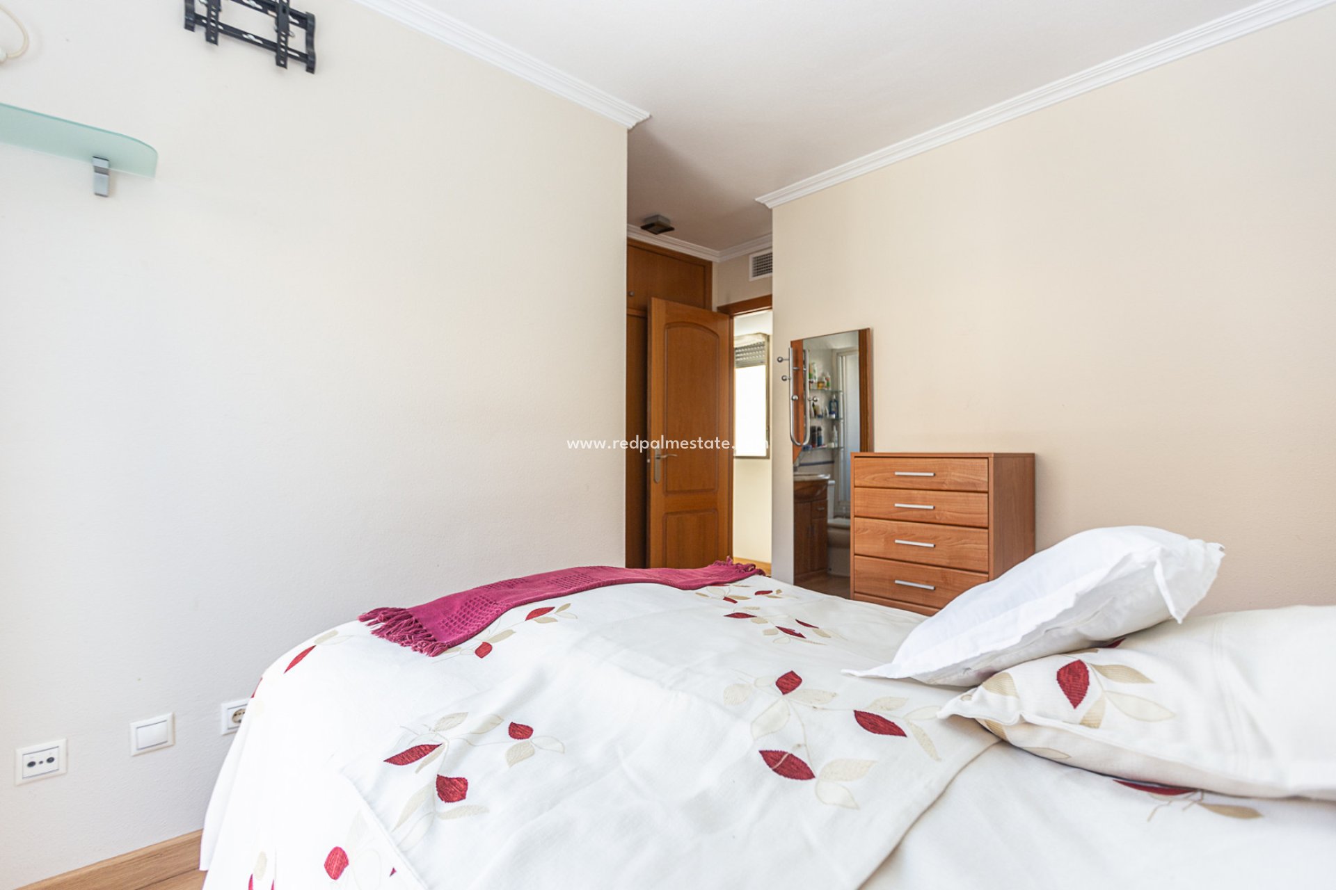 Reventa - Apartmentos -
Torrevieja - Beach