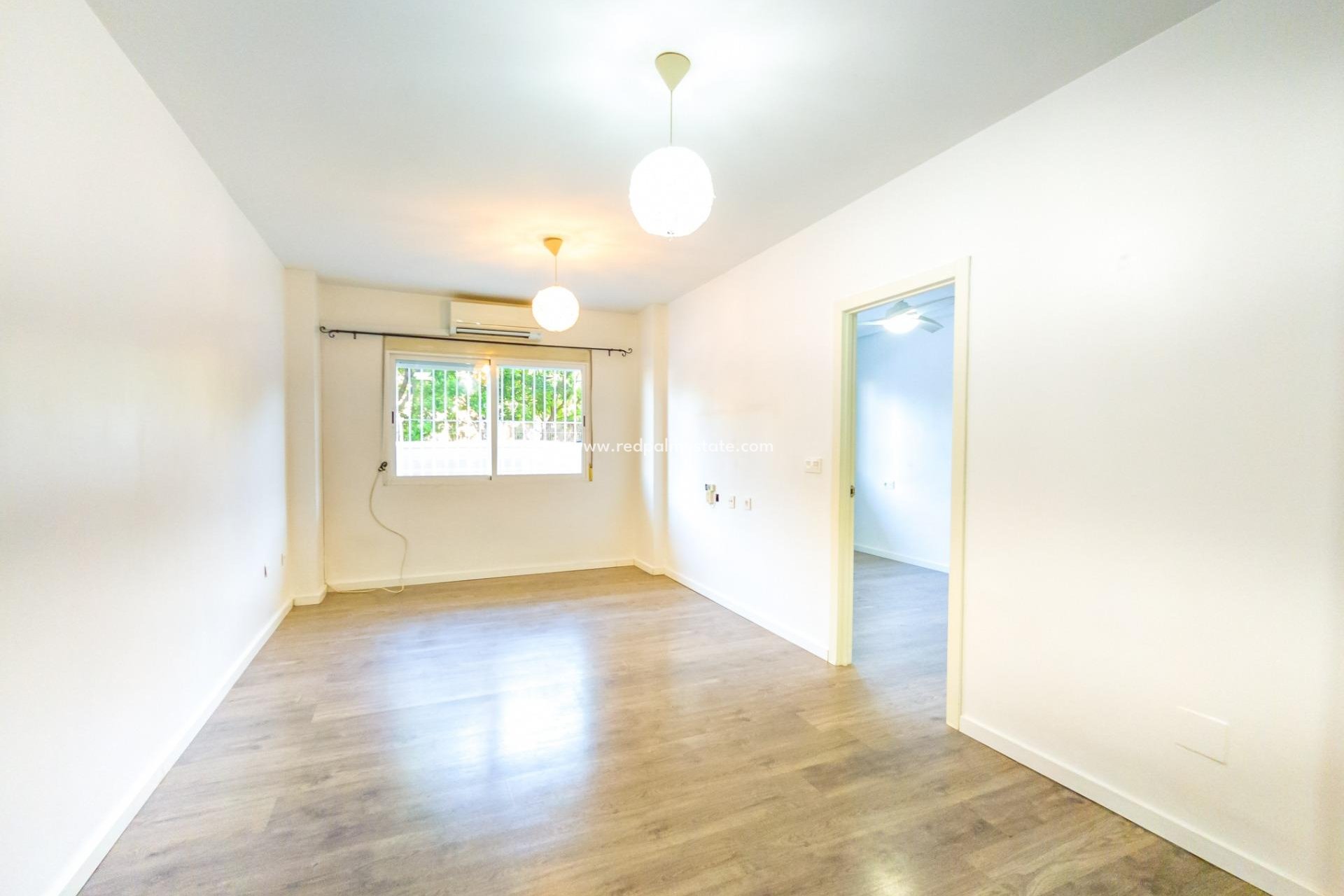 Reventa - Apartmentos -
Torrevieja - Centro Torrevieja