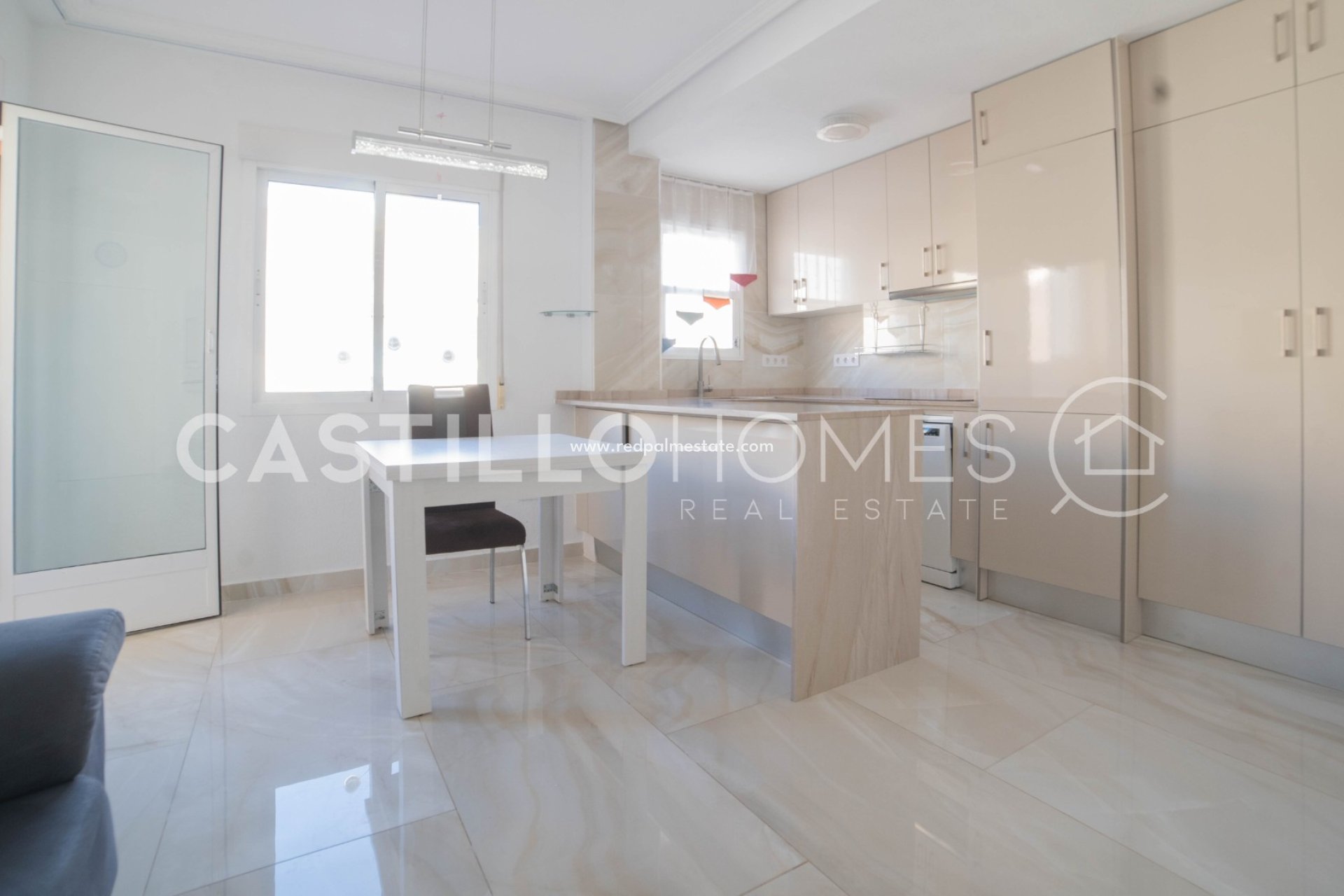 Reventa - Apartmentos -
Torrevieja - Centro Torrevieja