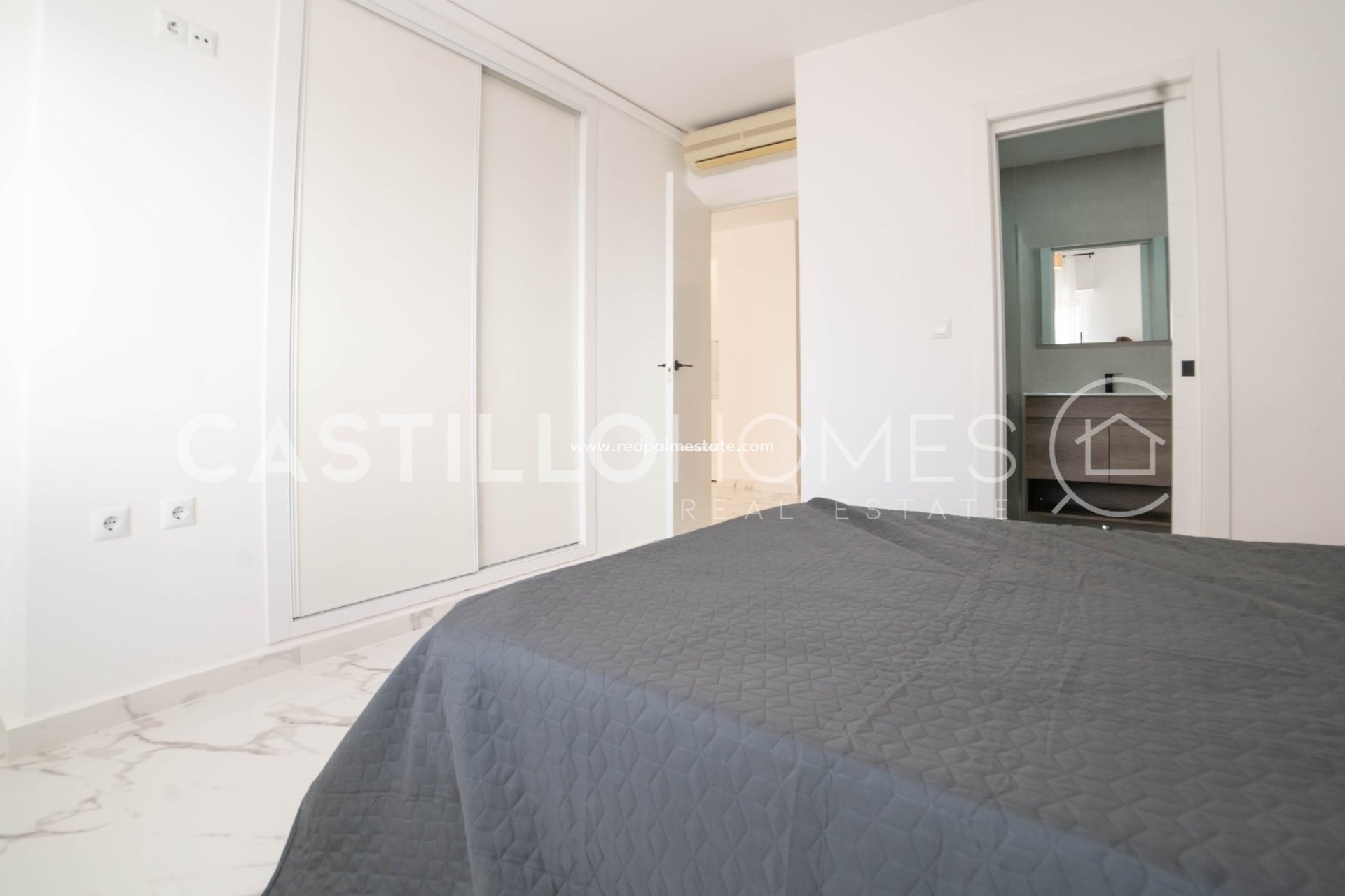 Reventa - Apartmentos -
Torrevieja - Centro Torrevieja