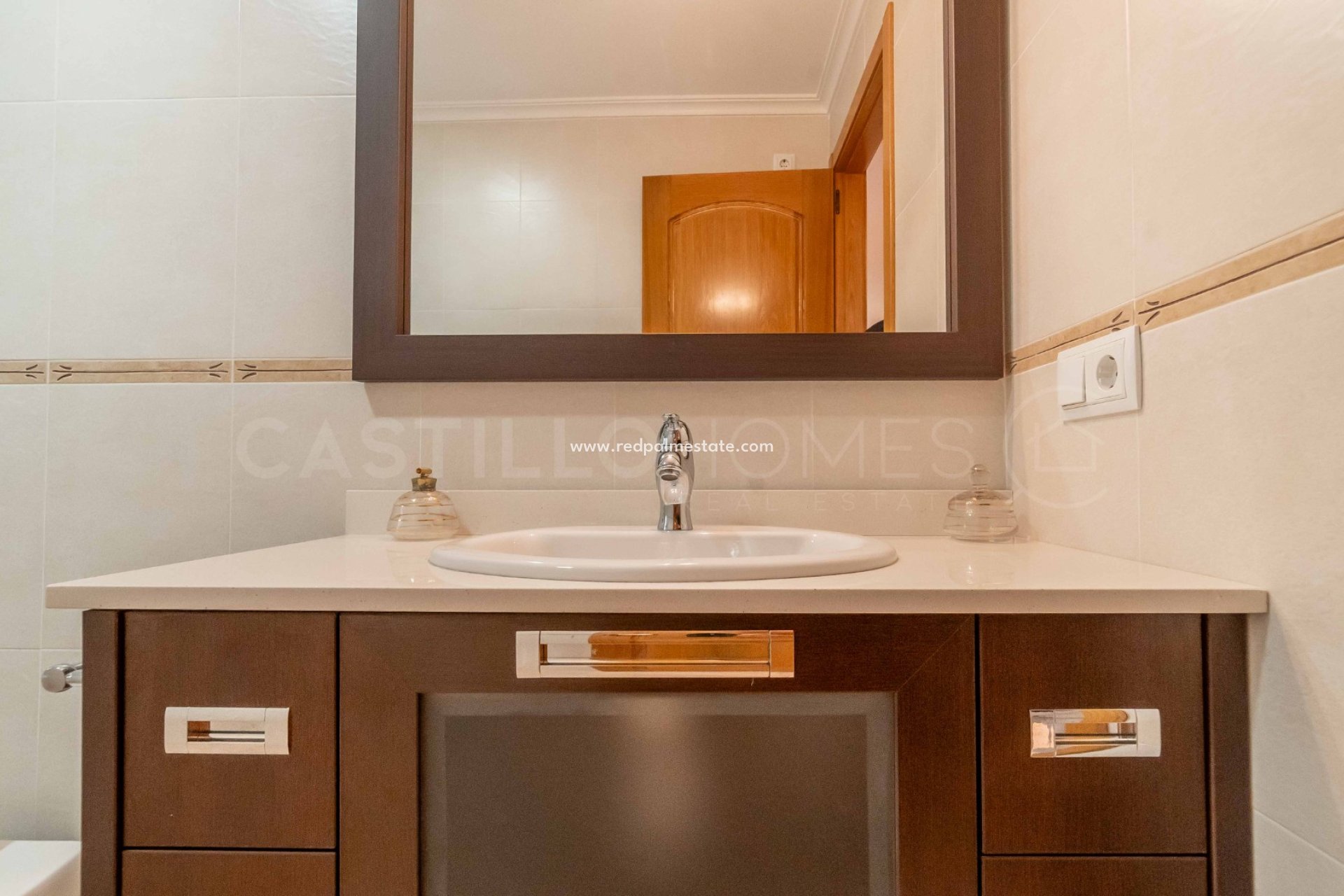 Reventa - Apartmentos -
Torrevieja - Centro