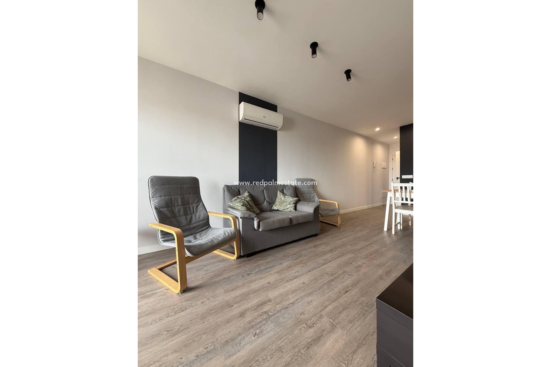 Reventa - Apartmentos -
Torrevieja - Centro